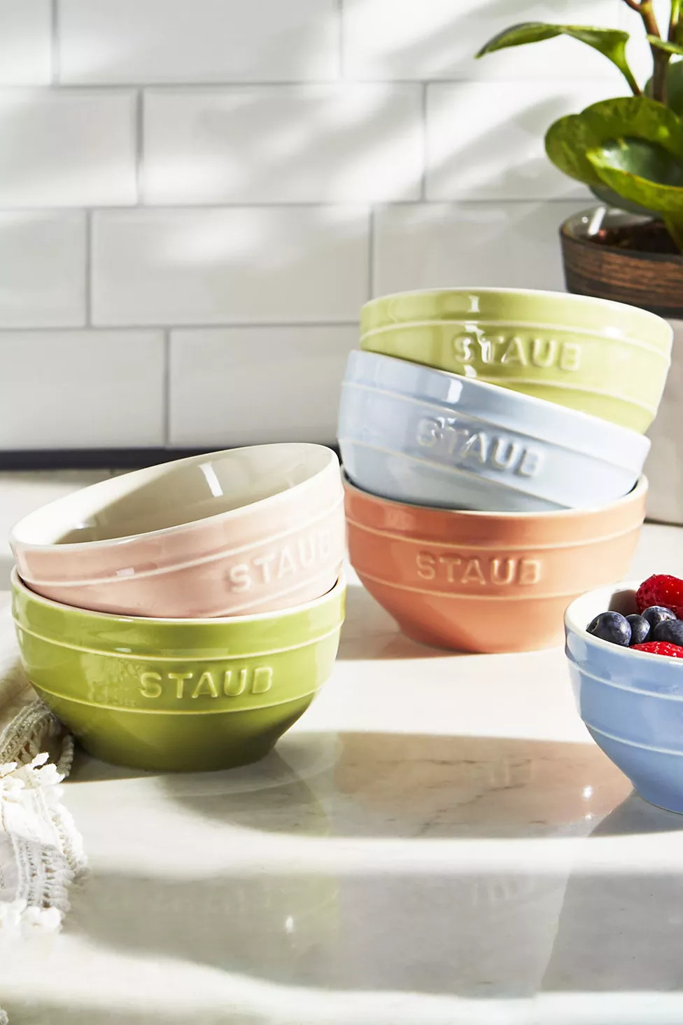 Staub Ceramic Small Universal Bowl Set | Urban Outfitters (US and RoW)