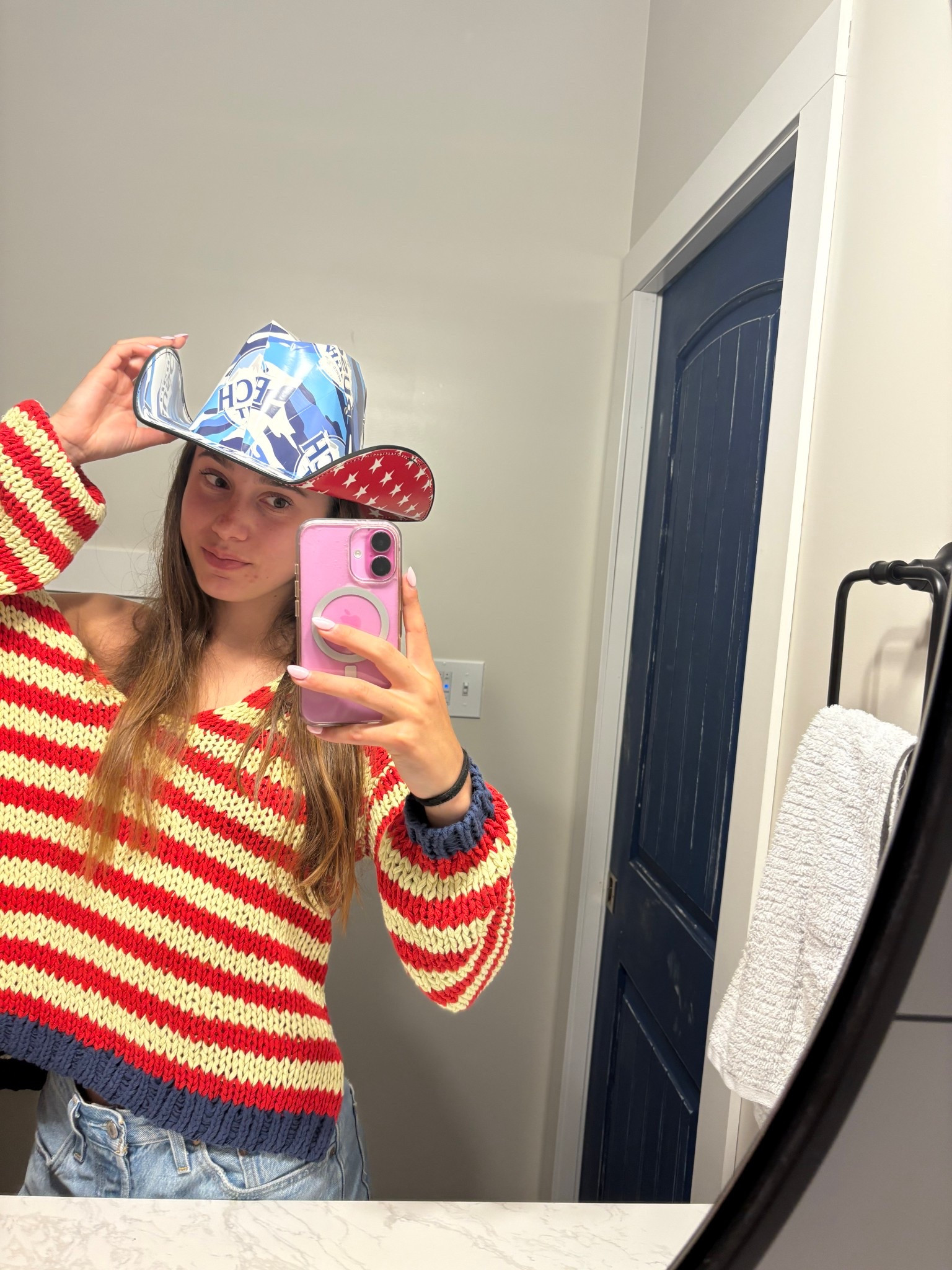 Fourth of July Outfit Now on Sale‼️
Sweater - true to size (S)
Shorts - true to size (27)
🎆🌭❤️🐟🇺🇸


#LTKSeasonal #LTKFindsUnder100 #LTKSaleAlert