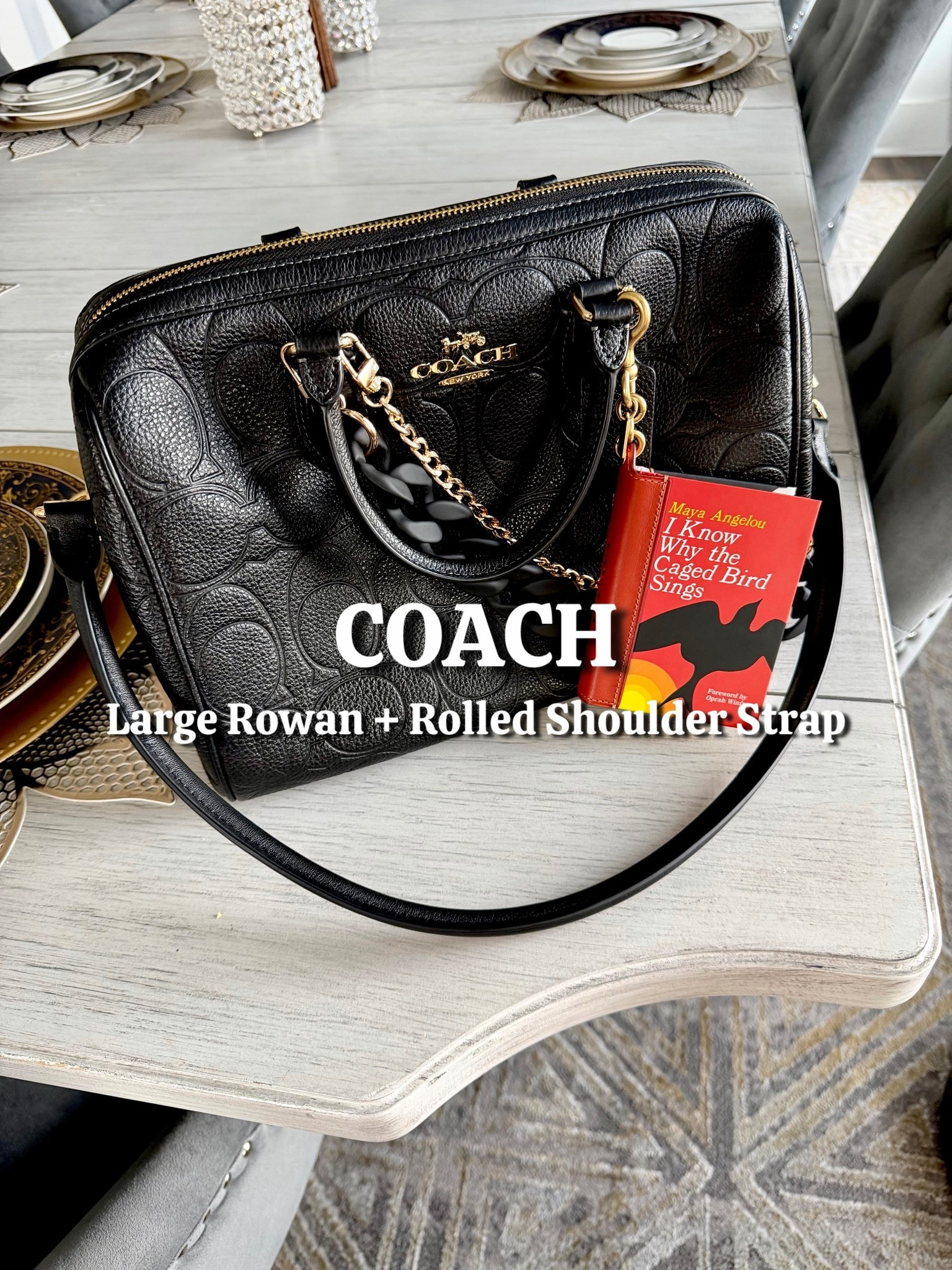 As much as I wanna be a top handle girly… I need a shoulder strap 😂✨

This rolled strap completely changed the vibe of my Coach Rowan.

#CoachRowan #CoachBag #HandbagLover #LuxuryStyle #CoachStyle