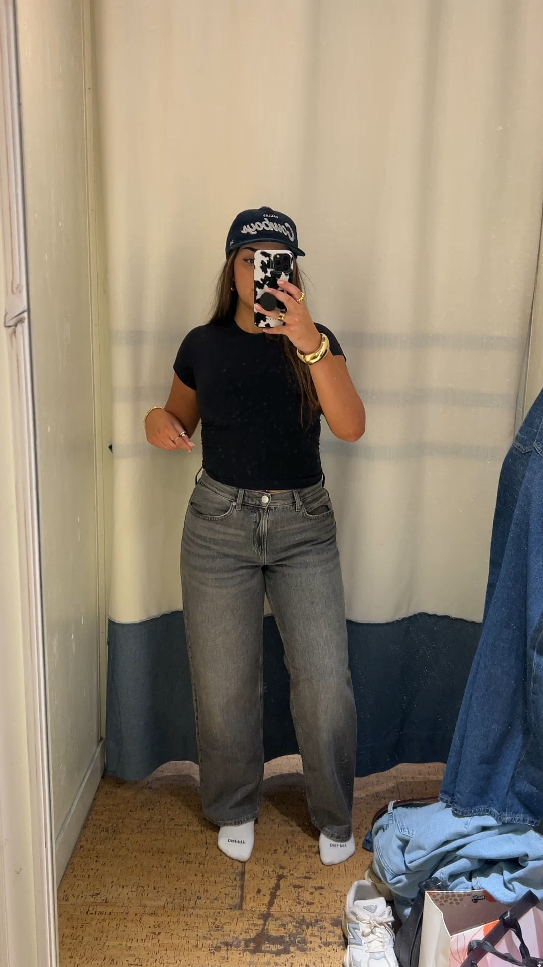 THE BEST JEANS IVE TRIED. BEEN on the hunt and I think we found the ones.. 

#LTKstyletip #LTKwinter #LTKcanada