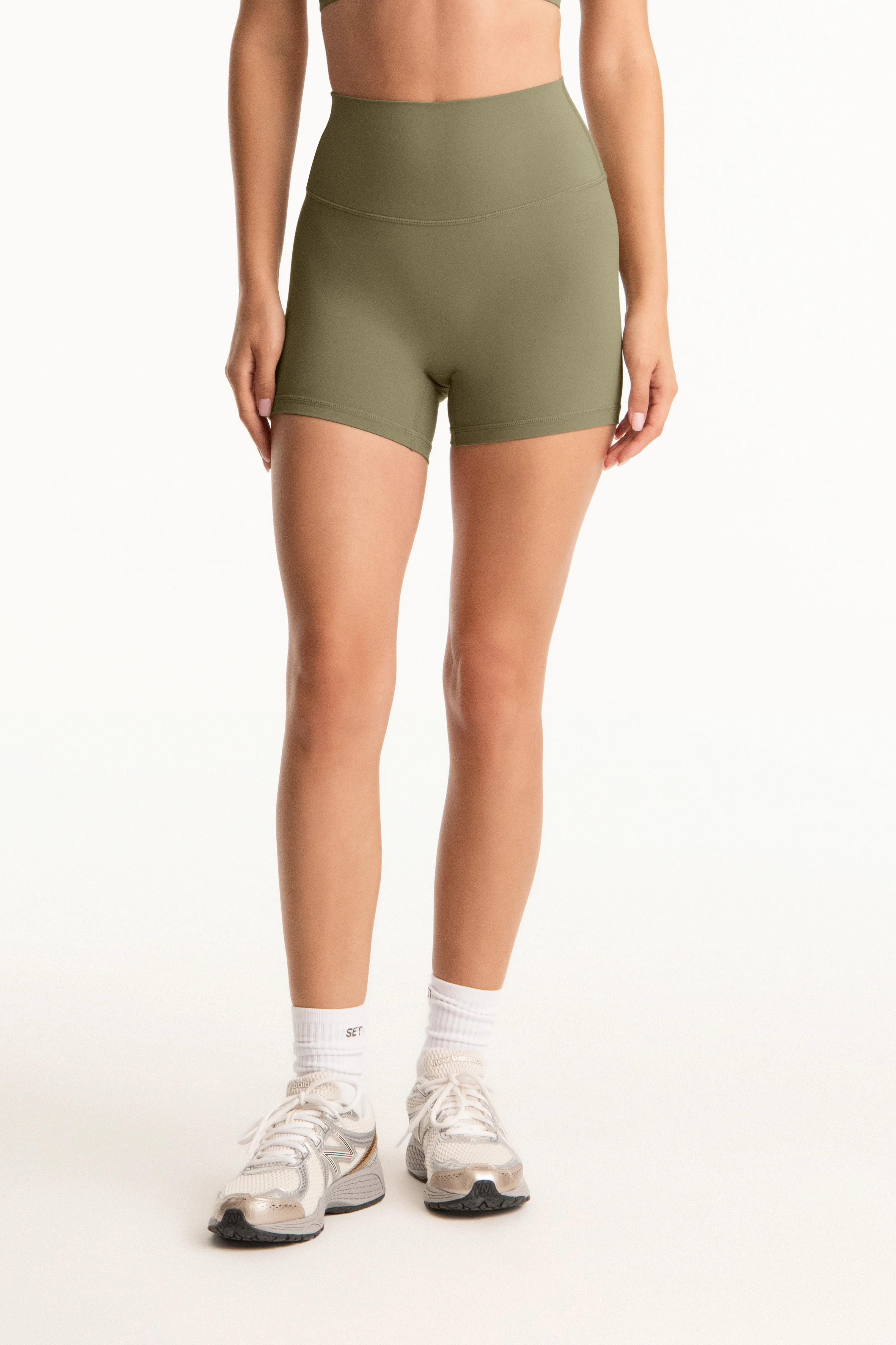 AIRLUXE™ BREATHE PARKE SHORTS - BEACHGRASS | SET Active
