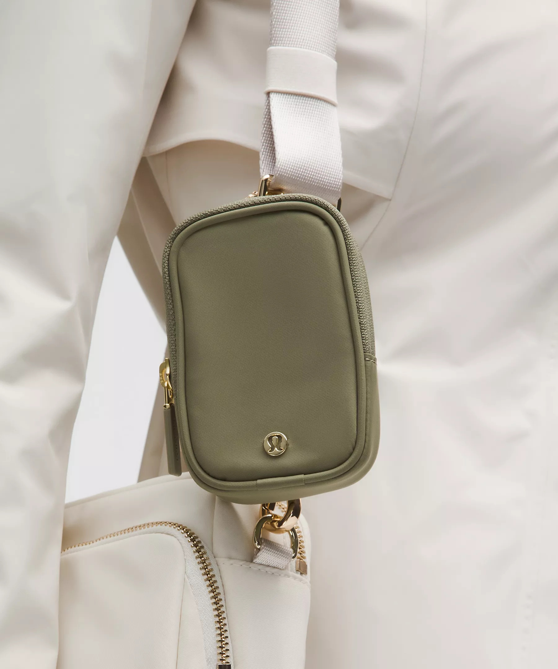 Clippable Nano Pouch | lululemon (CA)