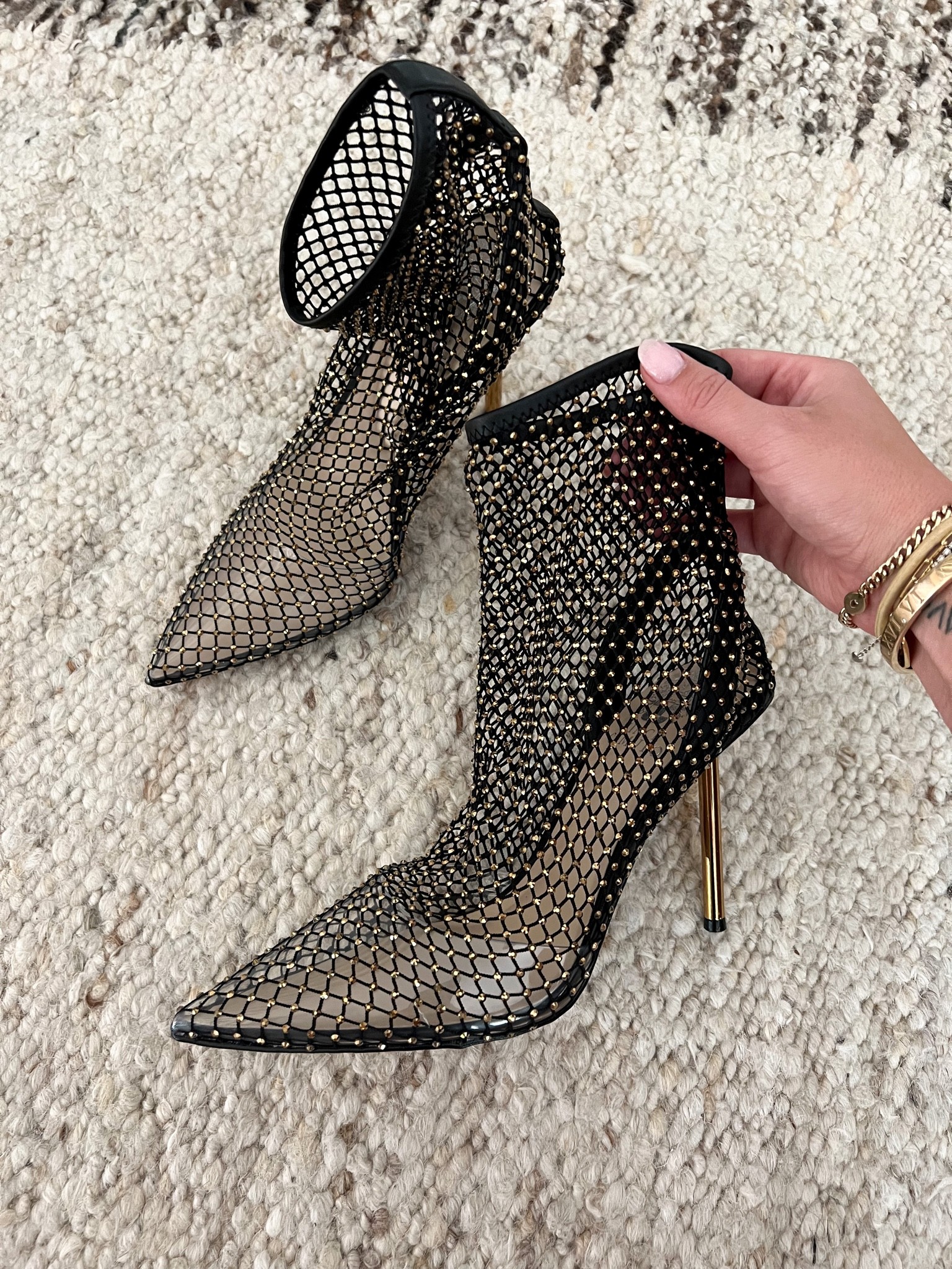 Obsessed with these @vincecamuto heels 😍 Cute for holiday season + super comfy! #vcpartner

#LTKshoecrush