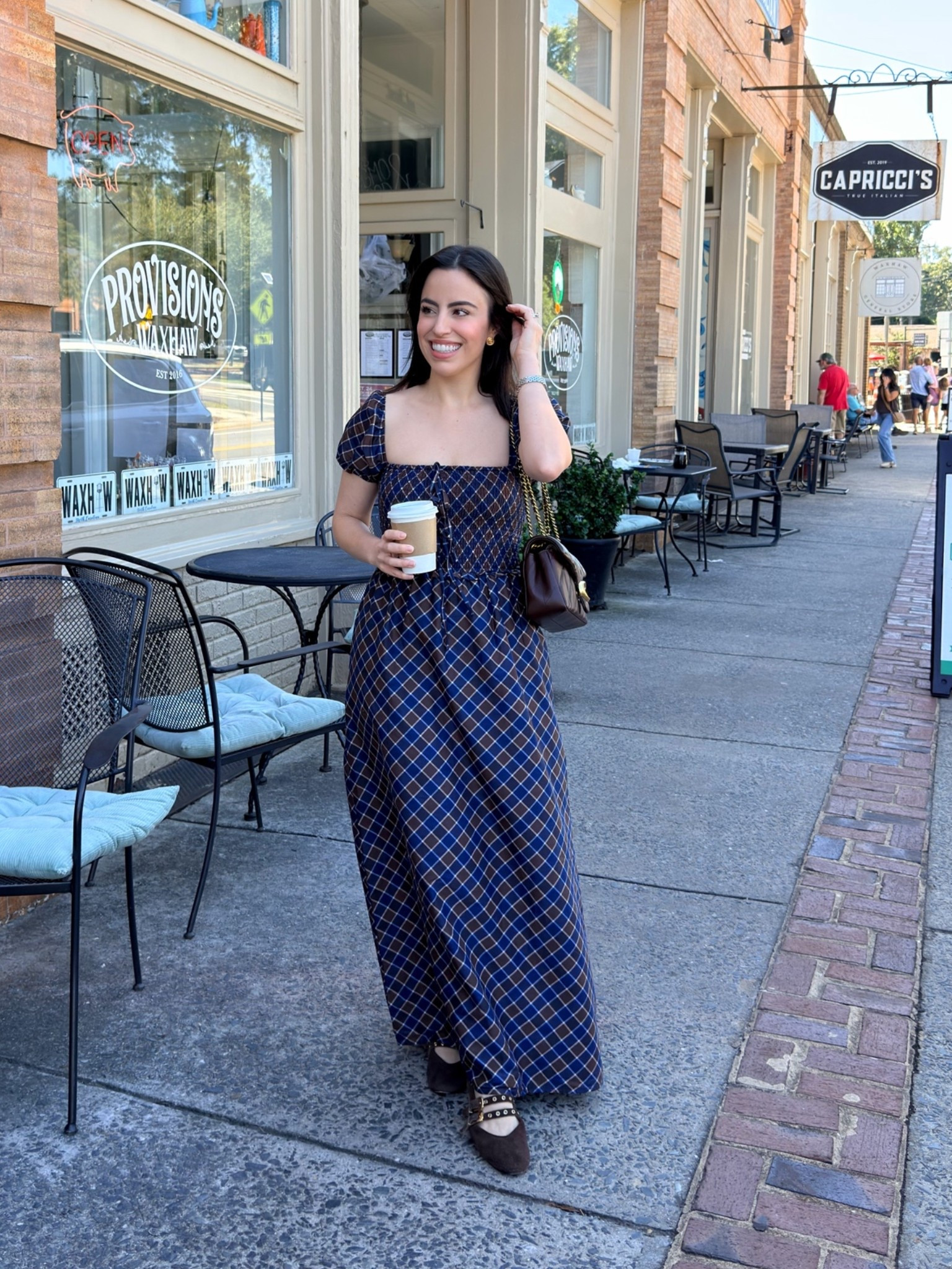 The perfect Early fall weather dress! Wearing size XS