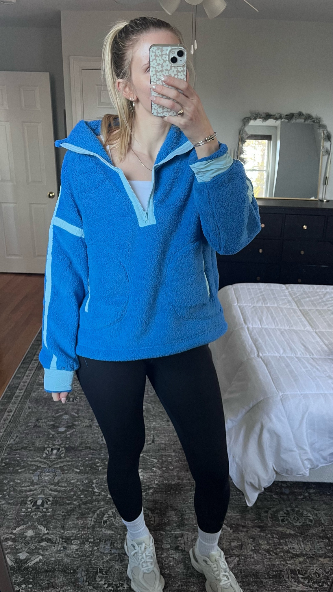 Amazon FP inspired jacket🩵💙 obsessed with this look , got a size M and it fits true to size but would size up one for a more oversized fit 

#LTKActive #LTKFitness #LTKStyleTip
