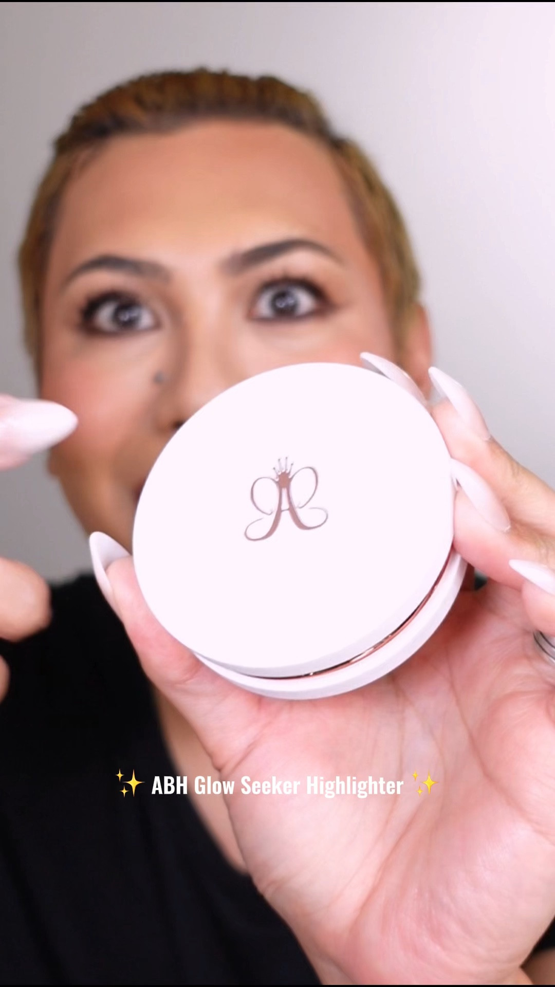 The new Anastasia Beverly Hills Glow Seeker Highlighter is so pretty 

#LTKbeauty #LTKaustralia