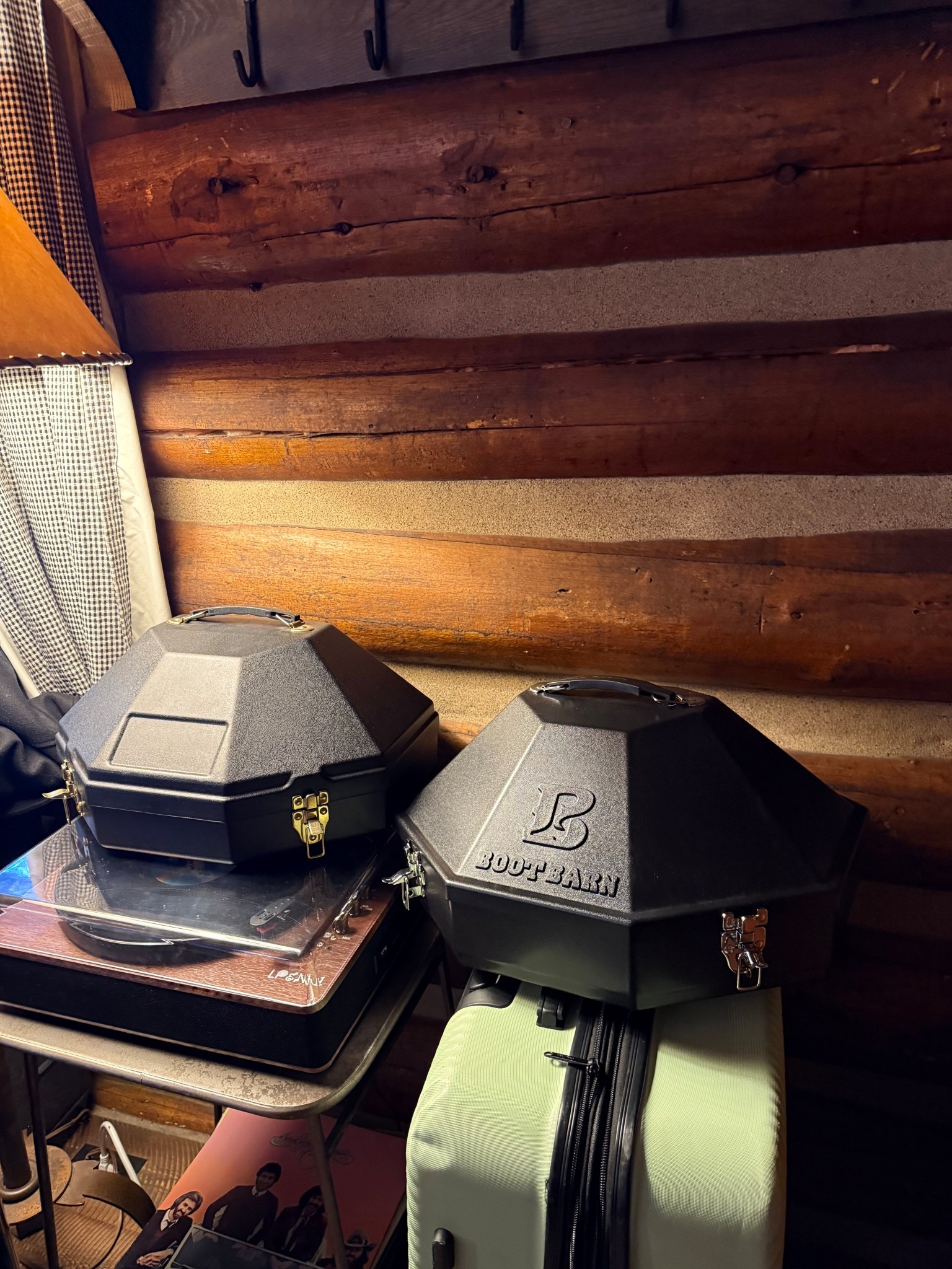 The best way to travel with cowboy hats! Linked 3 good options! Great holiday gift✨

#LTKMens #LTKGiftGuide #LTKTravel