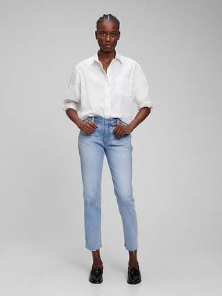 Mid Rise Girlfriend Jeans with Washwell | Gap (CA)