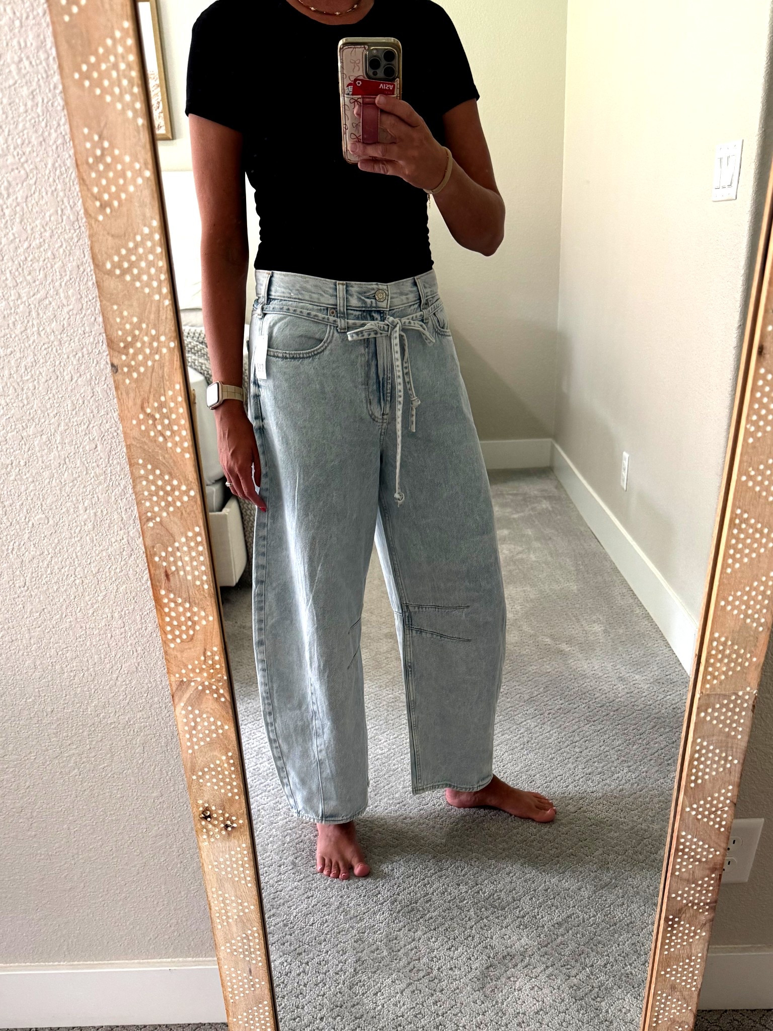 New faaaave jeans! So cute and comfy, perfect amount of barrel and super flattering. 

#LTKStyleTip #LTKSaleAlert #LTKFindsUnder100