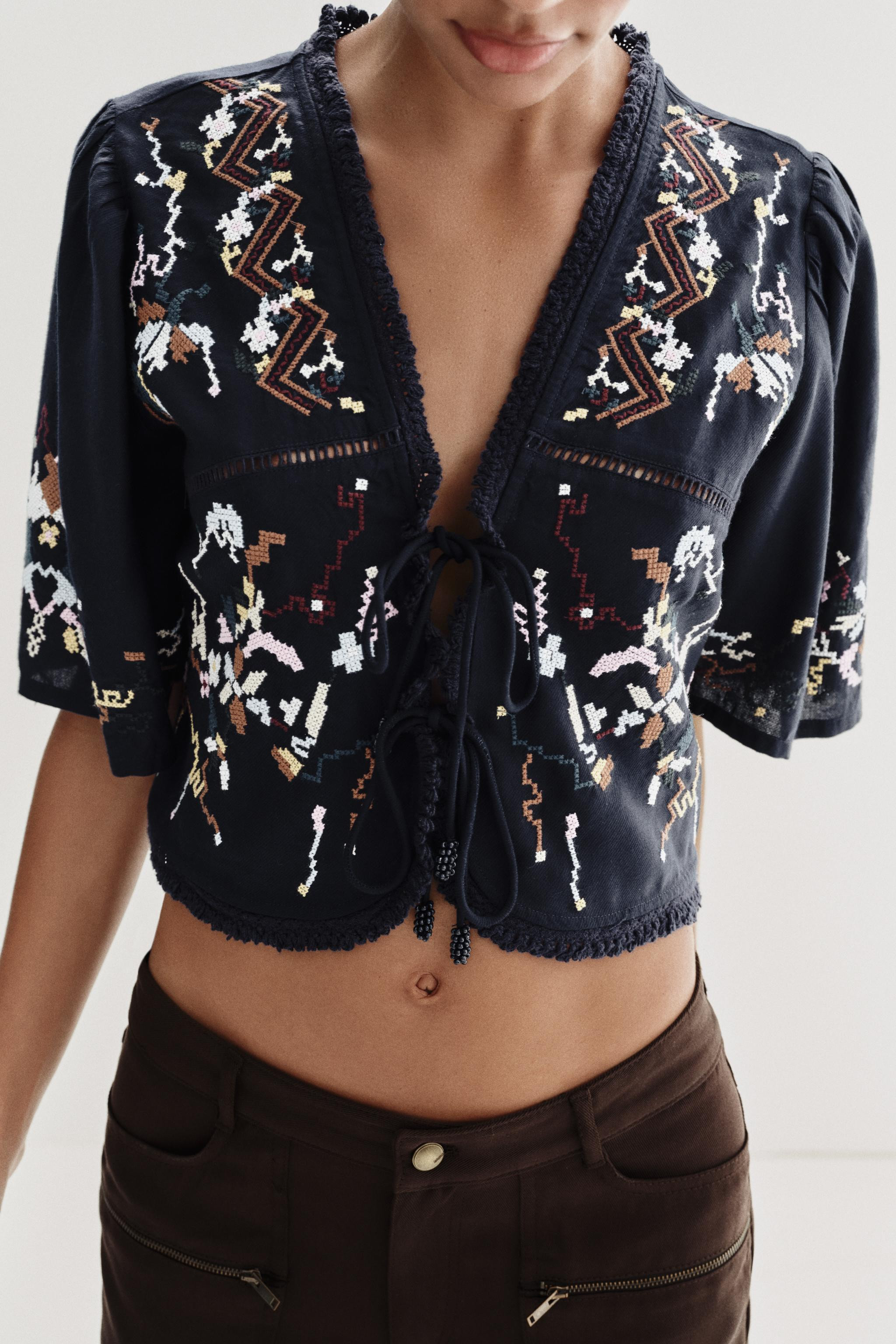 EMBROIDERED FLORAL CROPPED TOP | Zara US