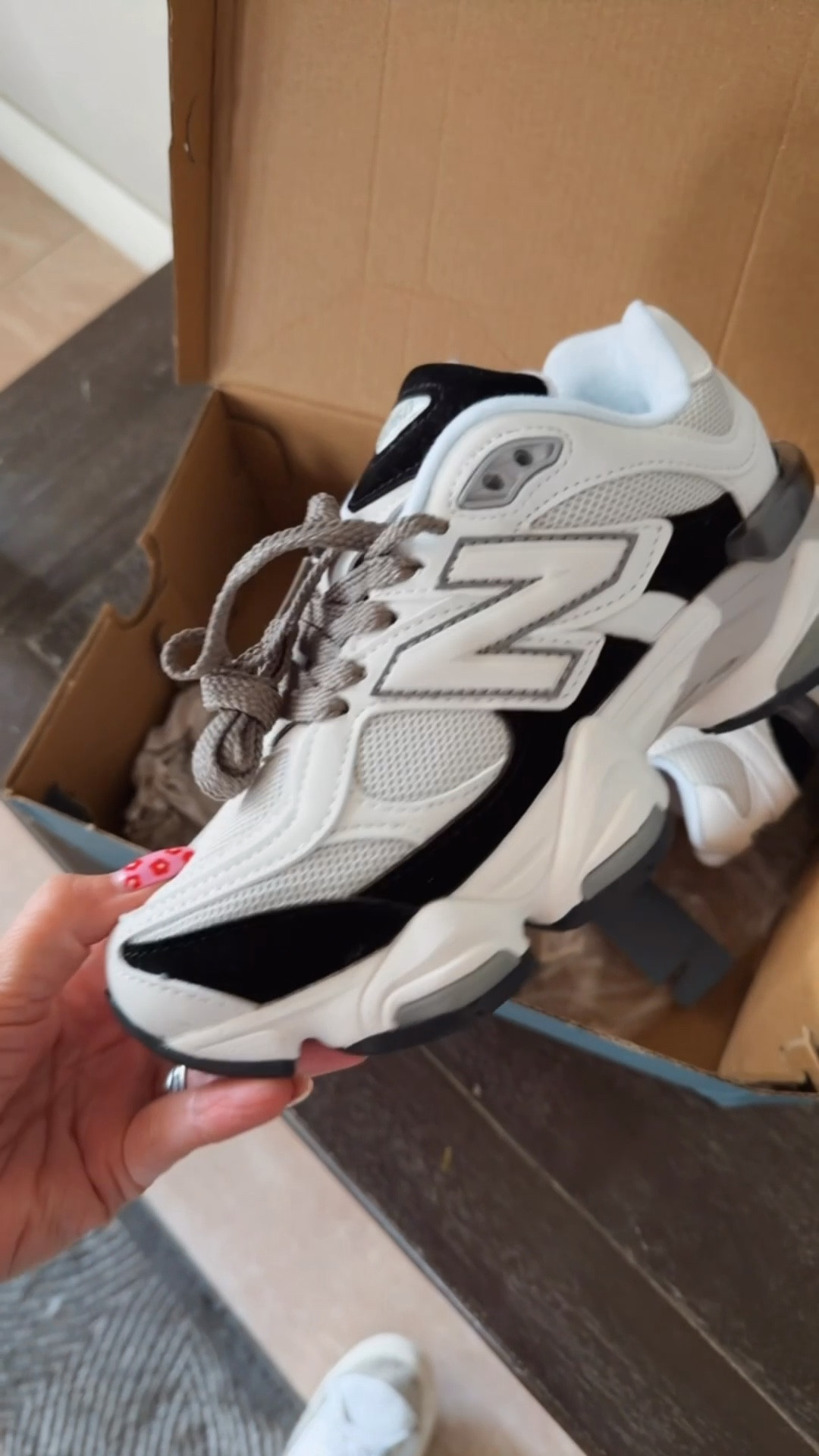 Obsessed🖤 and 10/10 for comfort level!


new balance | 9060 | tennis shoes | sneakers

#LTKOver40 #LTKfitnessgoals #LTKmomlife