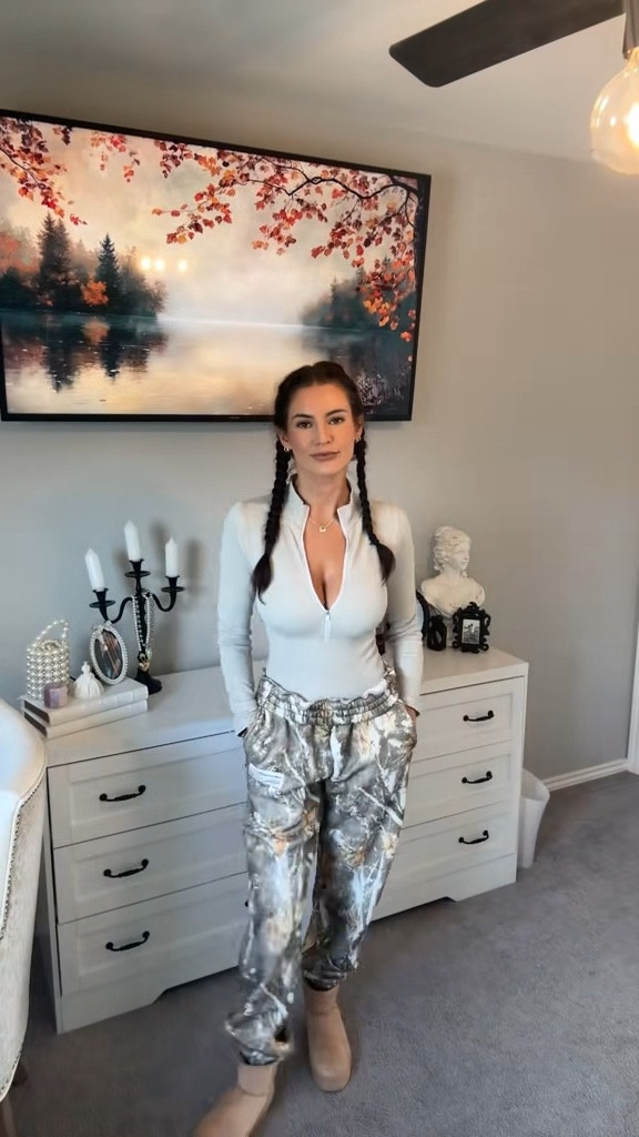 Fall outfit
Camo sweats 

#LTKHalloween #LTKSeasonal #LTKSaleAlert