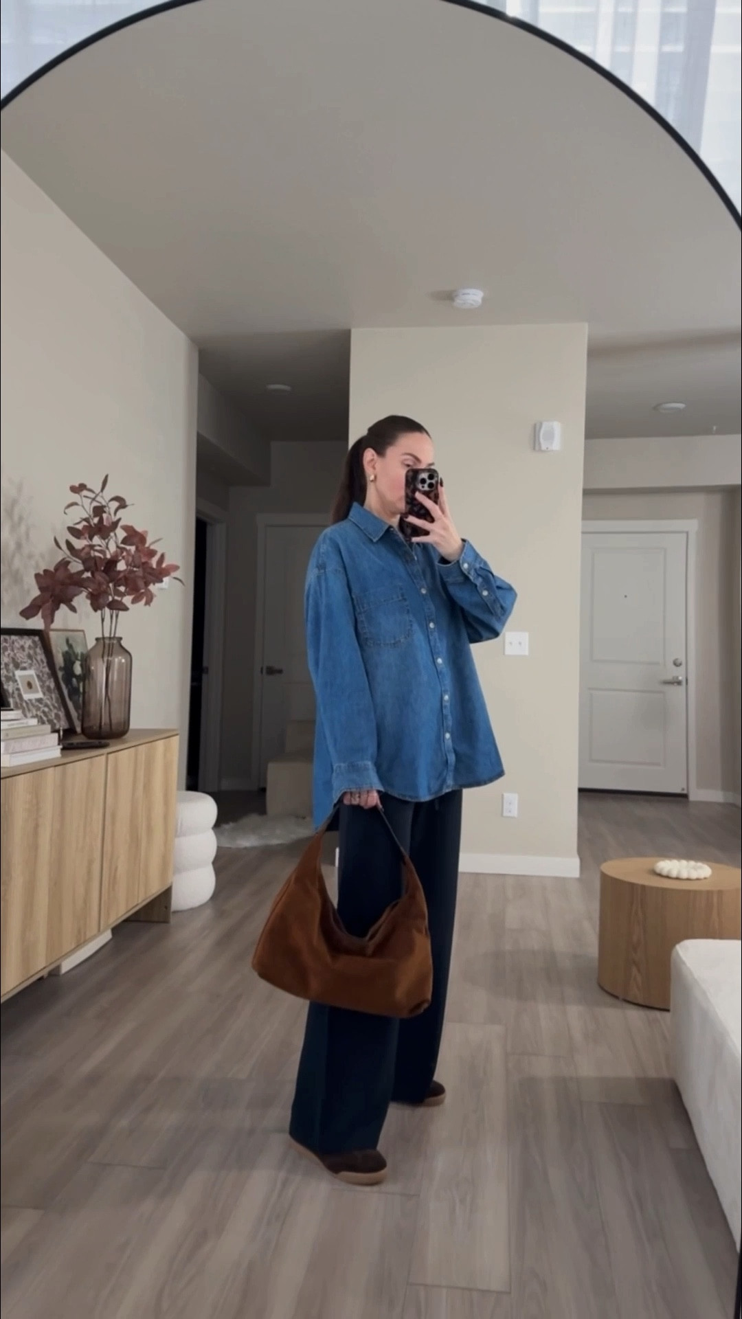 luxurious italian suede bag 50% off with code HOLIDAY 

#madewell #holidays #christmasgift