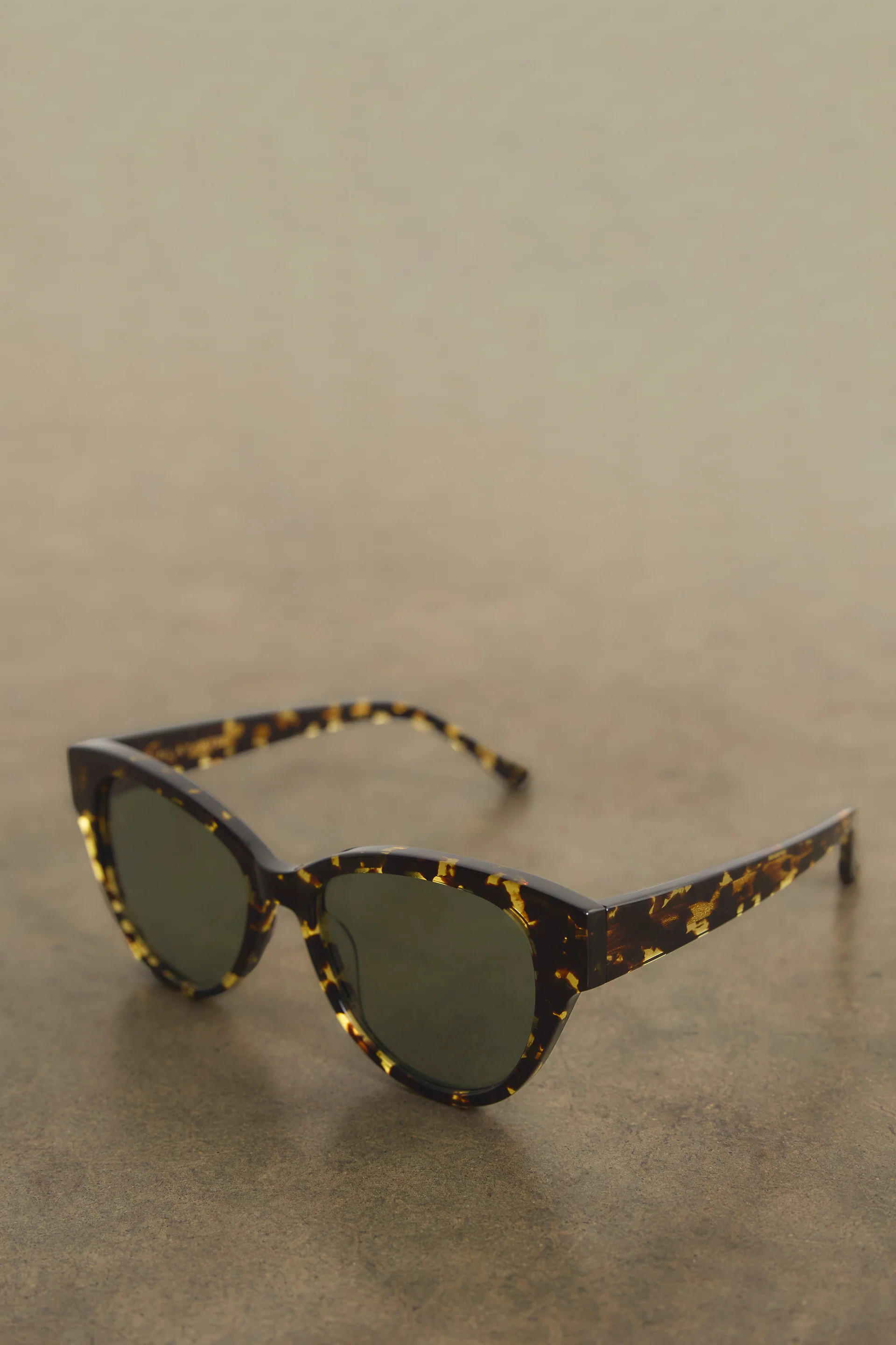 WYSE x FINLAY Henrietta Sunglasses - Turtle | WYSE London