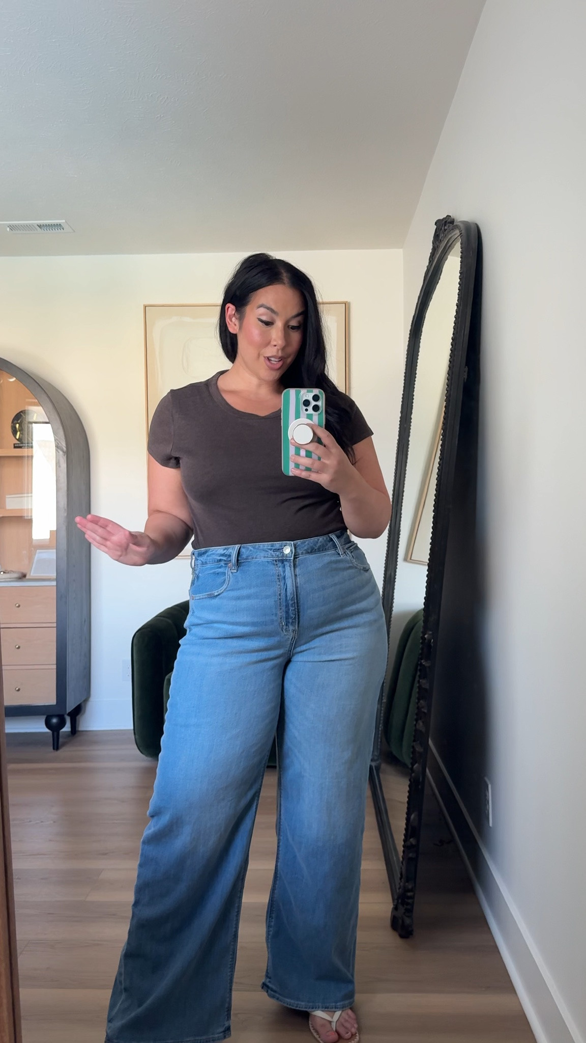 Jeans on sale
Midsize casual outfit size 16 
Size large top

#LTKootd #LTKSaleAlert #LTKMidsize