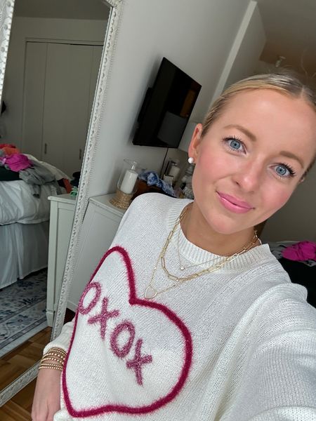 Valentines Day outfit inspiration! Xoxo sweater from Avara with heart necklace from Kendra Scott and paper clip necklace from Amazon

#LTKstyletip #LTKSeasonal #LTKfit