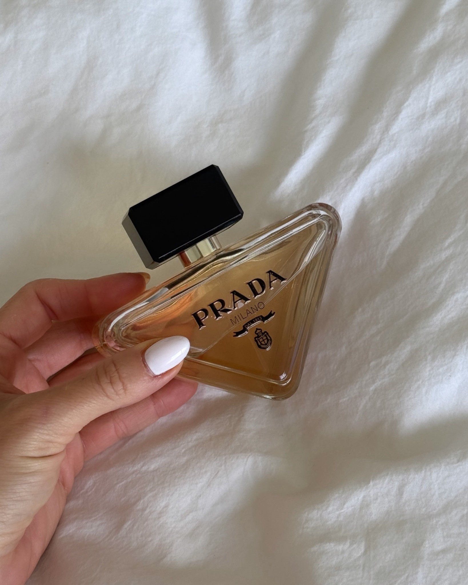 one of my all-time fave fragrances — ideal for girls who like musky layered scents. Pick it up at @sephora during their FRAGRANCE FOR ALL event. Beauty Insider members can take 20% off full size fragrances with code SAVESCENTS (one time use!) Insider members can also get get free same day delivery with code QUICKGIFTS until 12/24. Now is a great time to join Sephora's Beauty Insider Program to access this event and get all the perks! #sephorapartner #sephorahaul