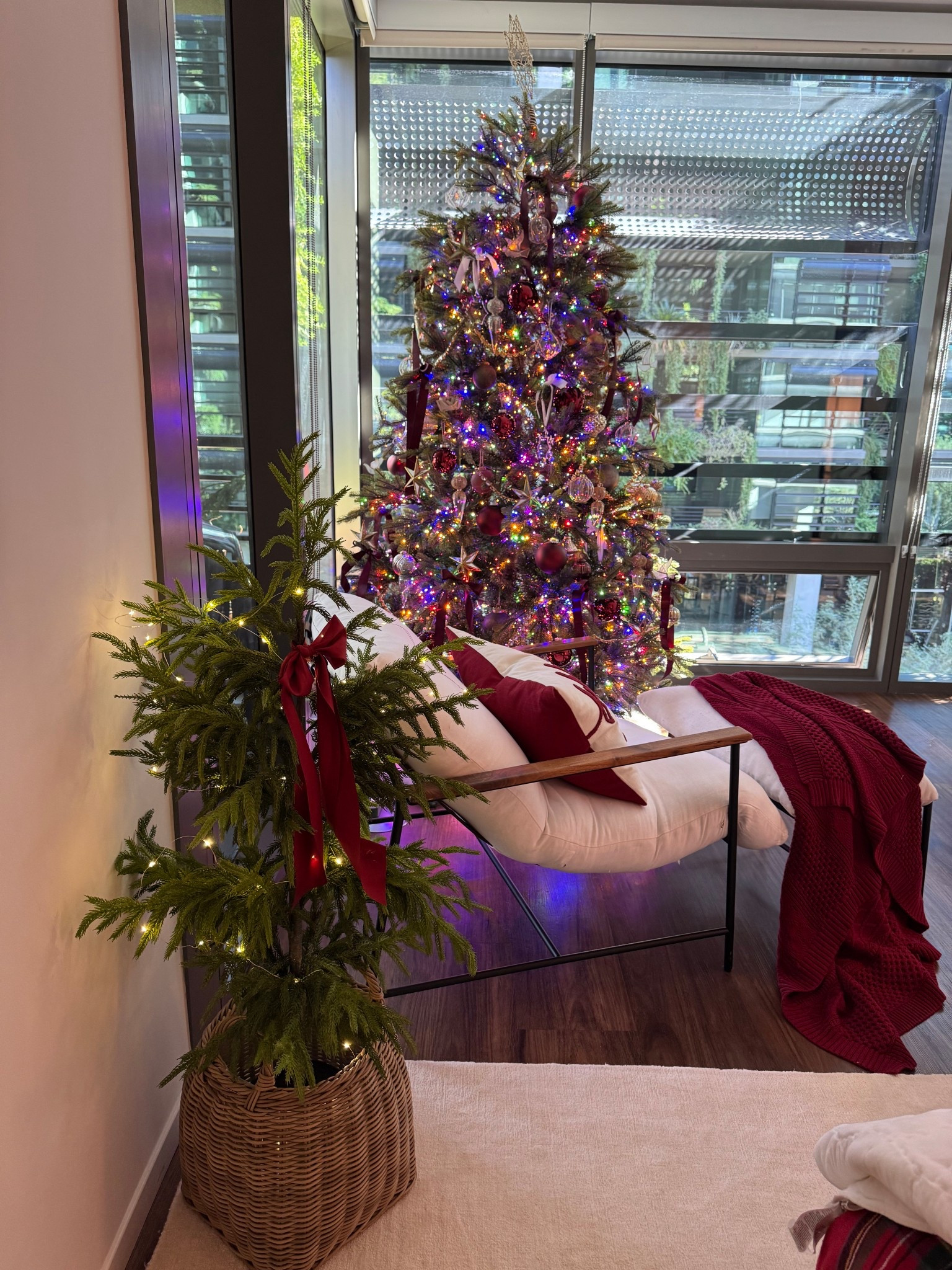 Cozy Christmas corner🎄🤍

#LTKHome #LTKHoliday