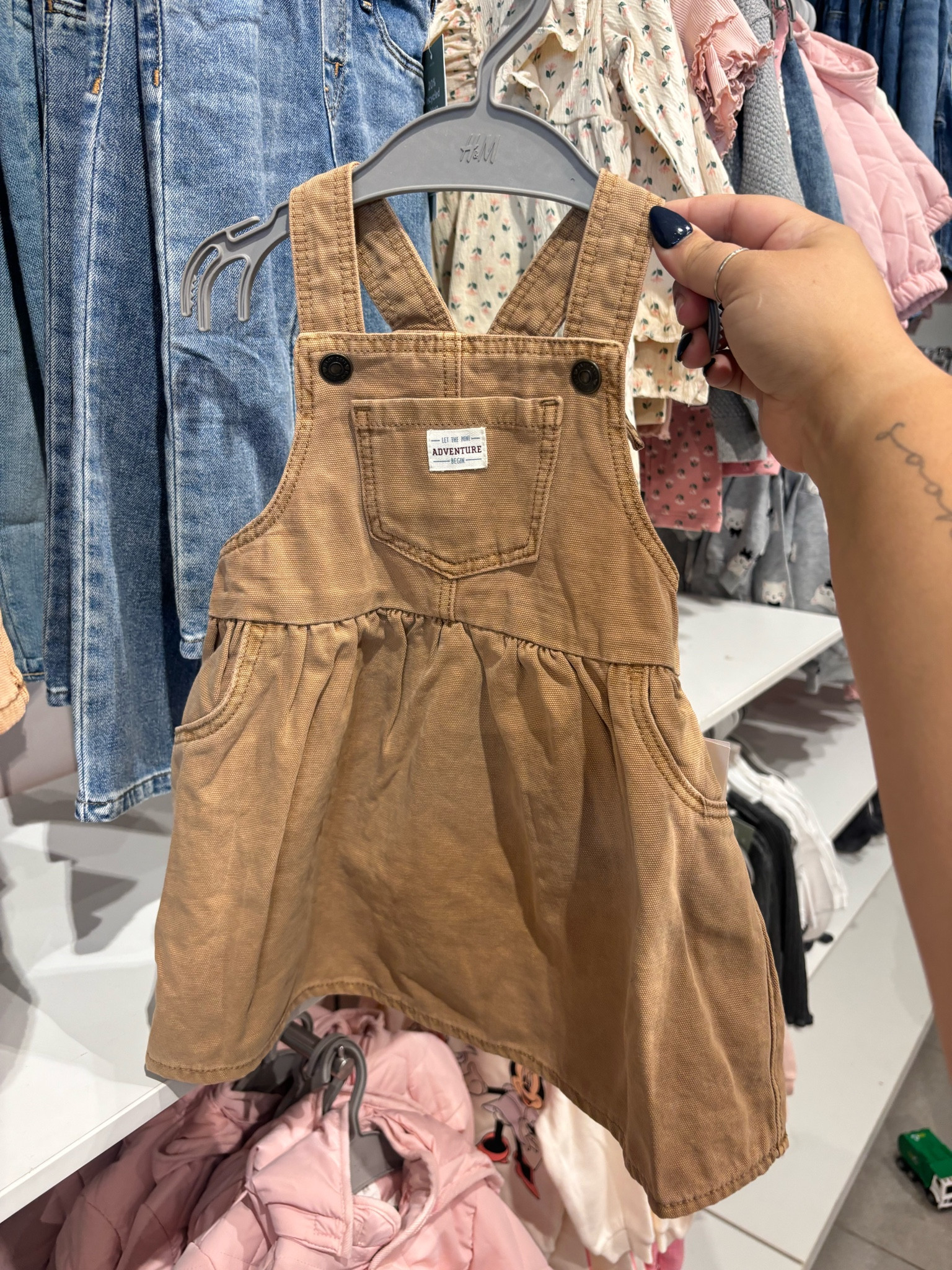 The cutestttt baby girl dress at H&M. If I had a little girl this size I would've totally gotten it! 

#LTKFamily #LTKBaby #LTKKids