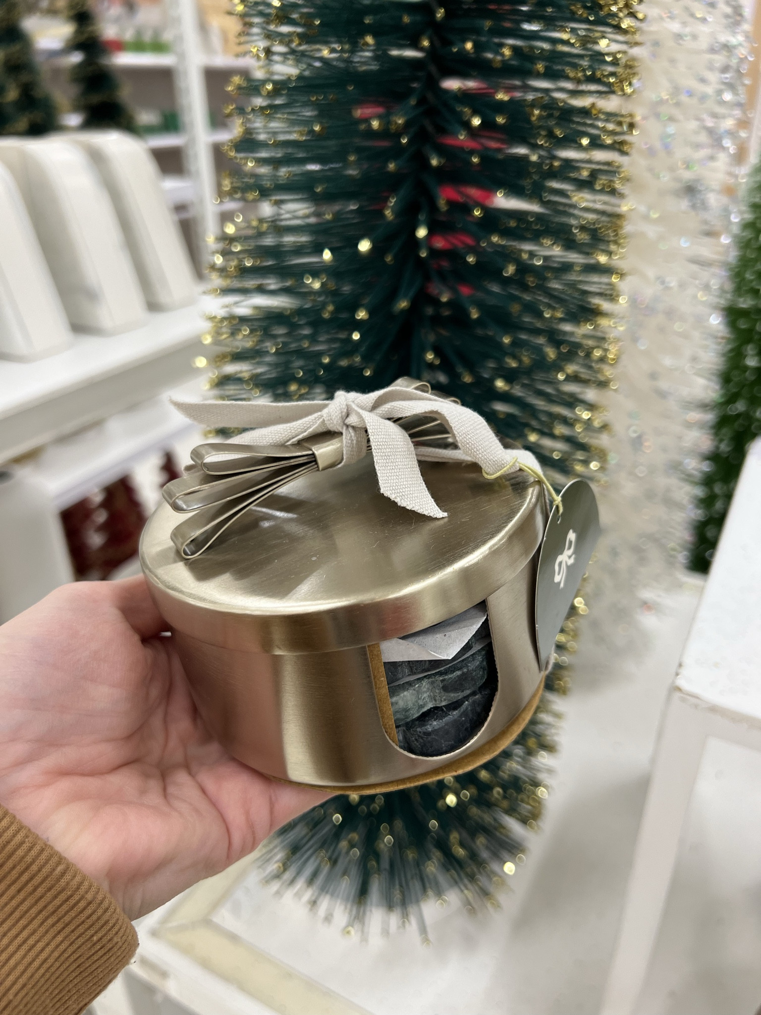 Last minute gift idea at Target, these scalloped marble coasters! #targetfinds 

#LTKHoliday #LTKGiftGuide #LTKFindsUnder50