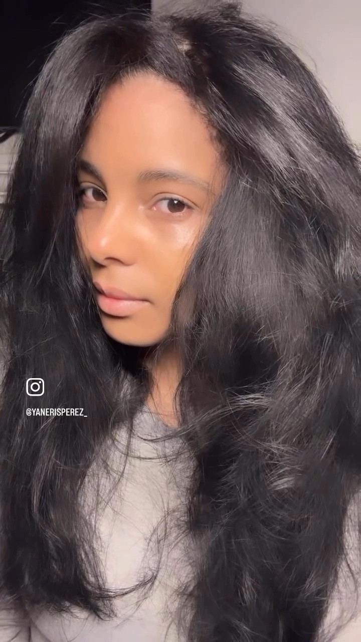 La prueba está en el brillo 👀✨
• Este gorro me salvó del frizz y del quiebre 💕
• Dormir con satén cambió mi pelo por completo 😭✨

#SatinBonnet #HealthyHair #PeloSano #HairCare #CabelloHermoso

#LTKselfcare #LTKmomlife #LTKSaleAlert