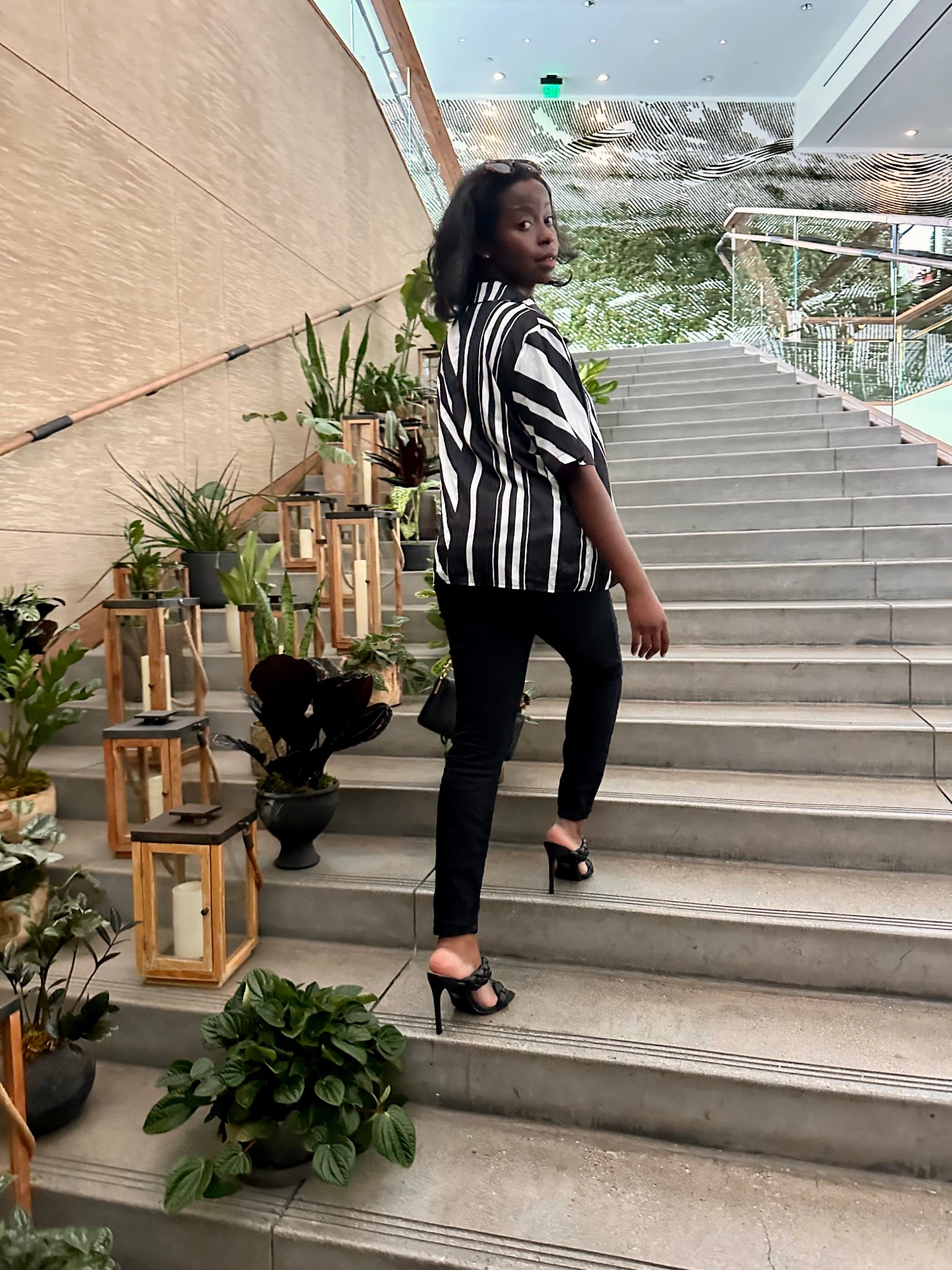 Sunday brunch outfit at 1 hotel in West Hollywood

Jewels, straight leg jeans, striped top, block heel



#LTKgrwm #LTKSpringSale #LTKdayinmylife