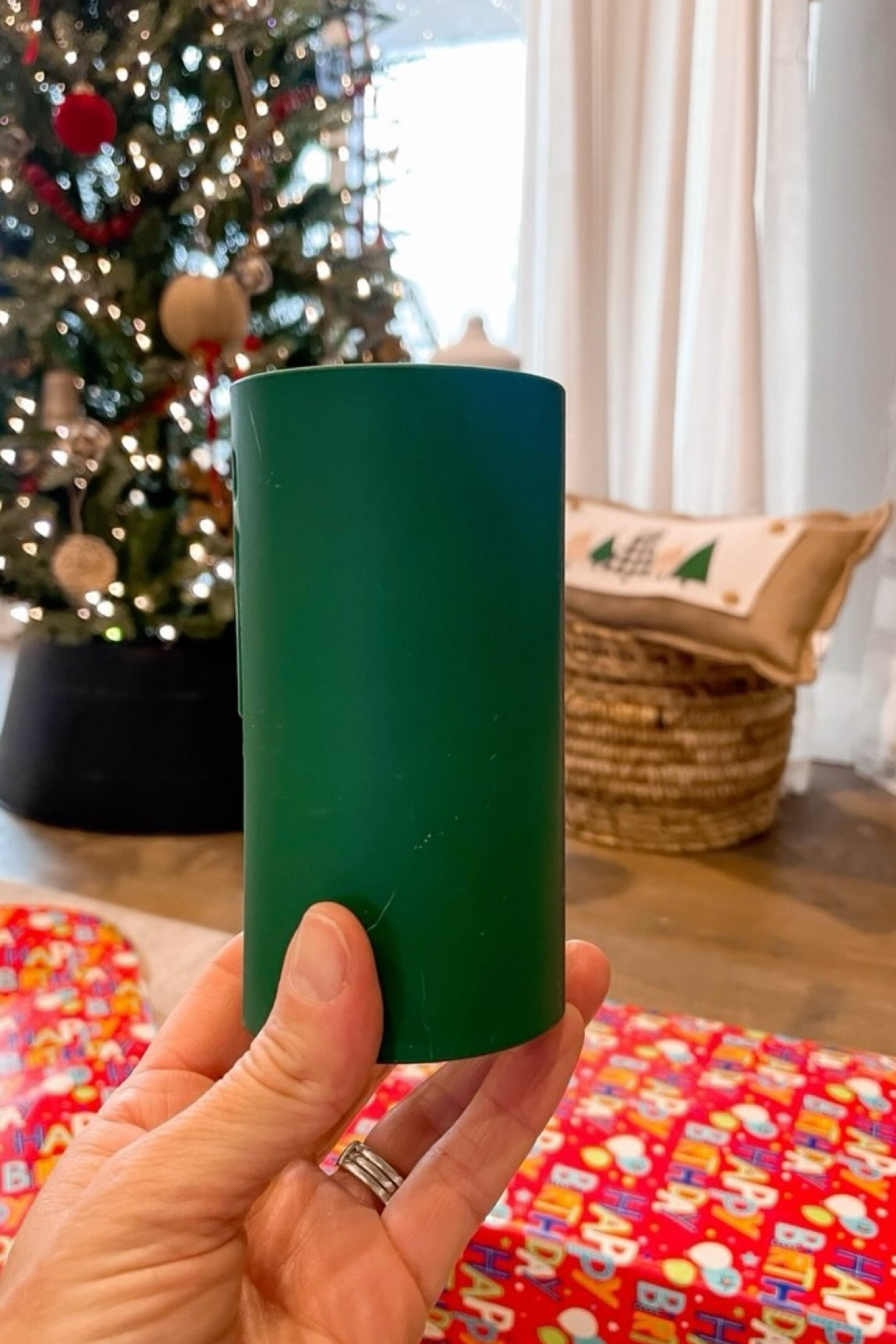 Happy Saturday Friends ~⠀
⠀
⠀
This wrapping paper cutter is seriously a GAME CHANGER!! If you are like me we need all the life hacks possible to make life easier. ⠀
⠀
⠀
I always want to be ahead of the game, but I seem to always wrap gifts last minute. 😅⠀
Do you do that too?⠀
⠀
If you need help like I do and want the link comment ELF and I will send it to you. ⠀
⠀
⠀
• ⠀
• ⠀
• ⠀
• ⠀
• ⠀
• ⠀
• ⠀
#ourhousetoohome #christmas #christmashacks #wrappingpaper #wrappingpresents #christmastime #christmasiscoming
