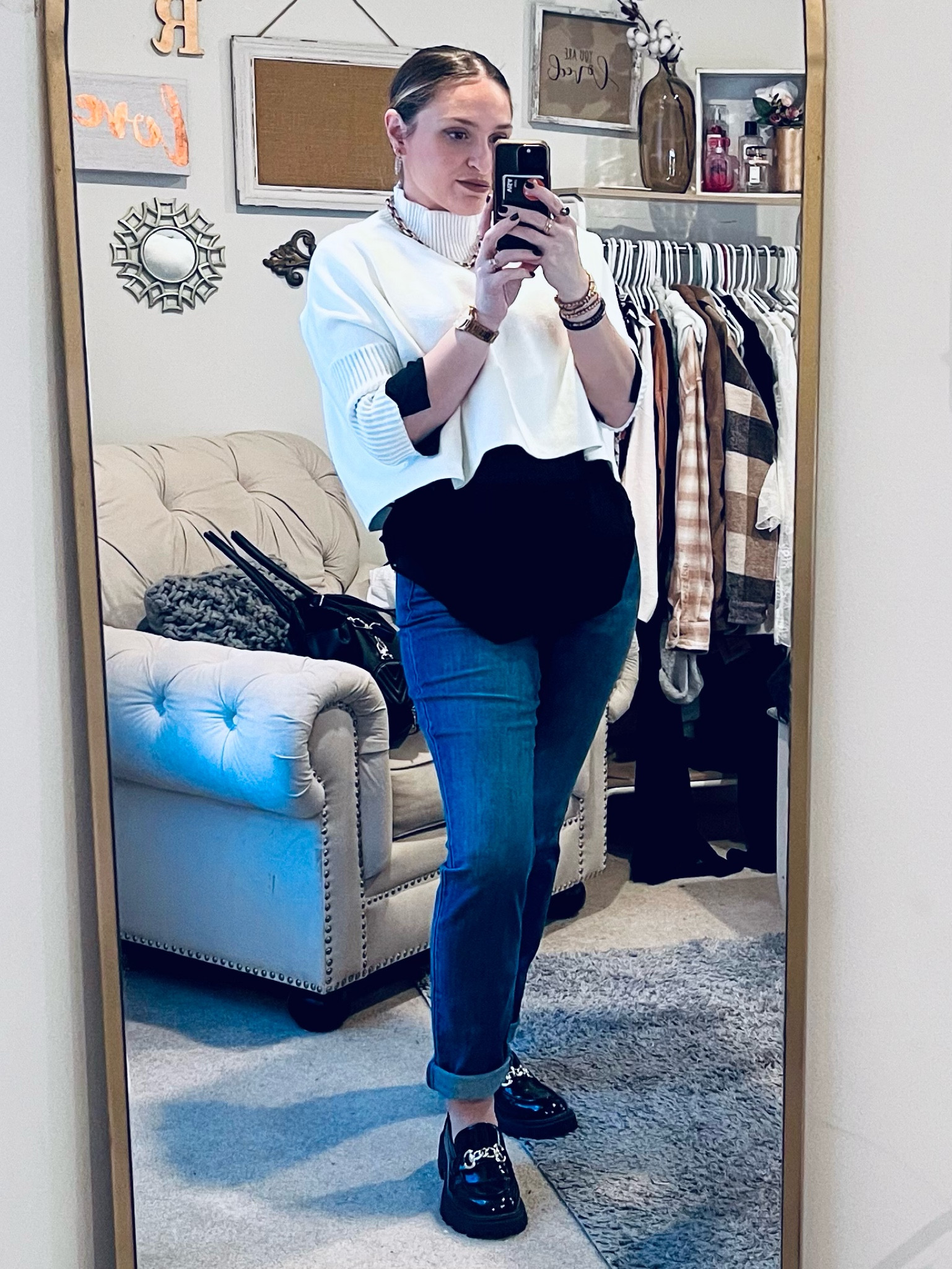 To my skinny jean biddies that want to try something new but you’re not feeling the wide leg, peep these Old Navy Wow Straight legs… fitted in all the right areas and your legs can still move 🙌🏼 

#Denim #jeans #oldnavy #straightleg #wowstraightleg #casual #everydayjeans #oldnavyjeans #workwear #winterstyle #winterwear 

#LTKfindsunder50