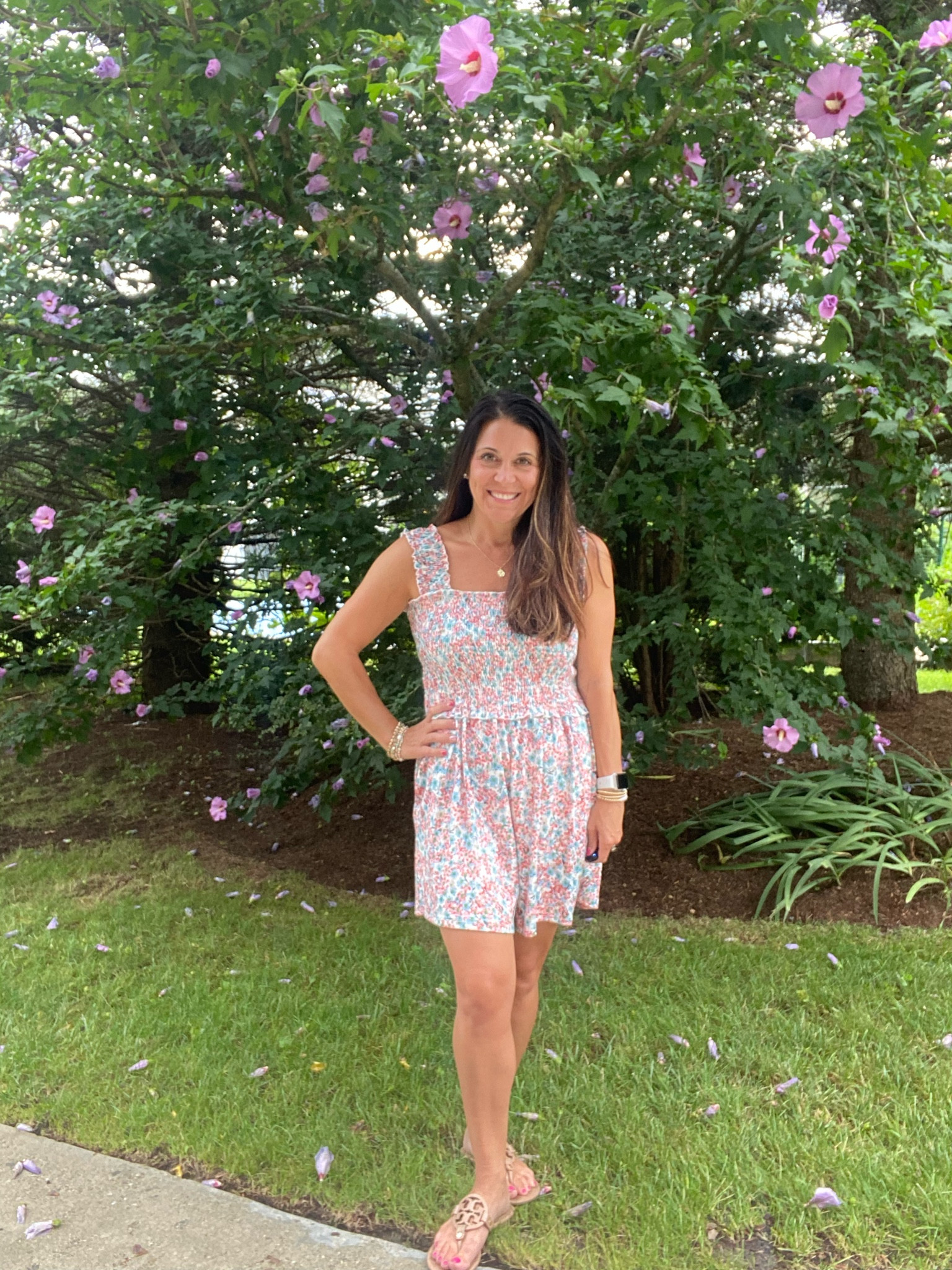 Hanging on to summer for a little bit longer in this adorable romper. It’s been a minute since I posted but it’s been a whirlwind here… hoping to get you guys some great new content in the next couple of weeks! Head to my stories for more info on this one. So comfy, so good for right now!! Tons of colors!! 


#LTKstyletip #LTKSeasonal #LTKFind