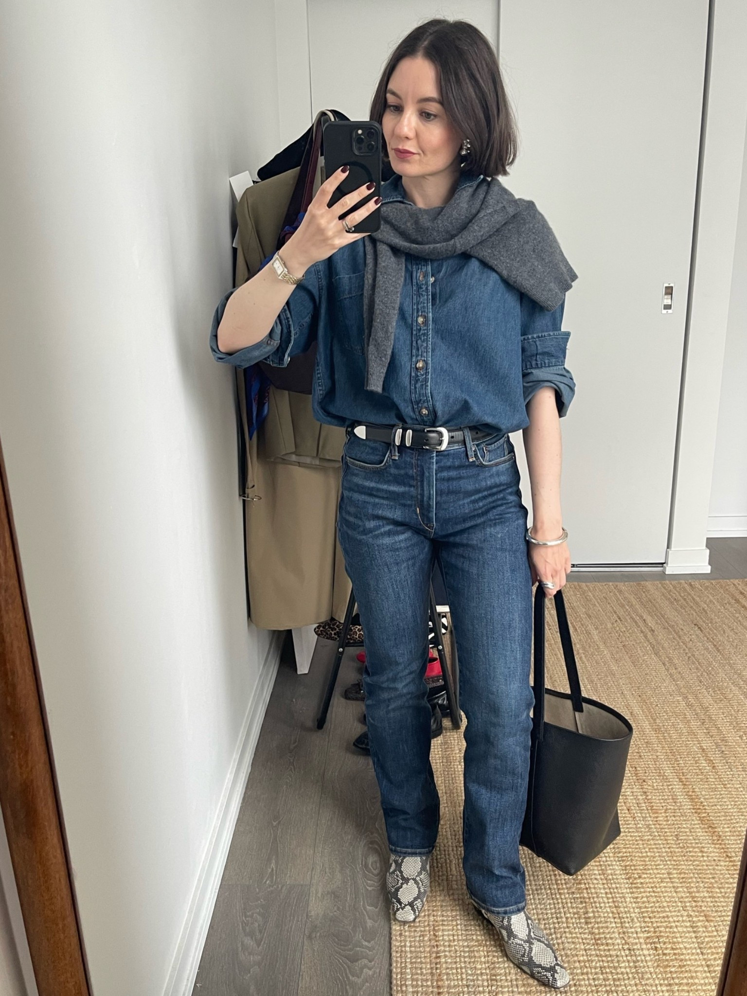 Doubled denim always!

My fave denim shirt - XS
Slim straight jeans - 25

#LTKfall #LTKjeans
