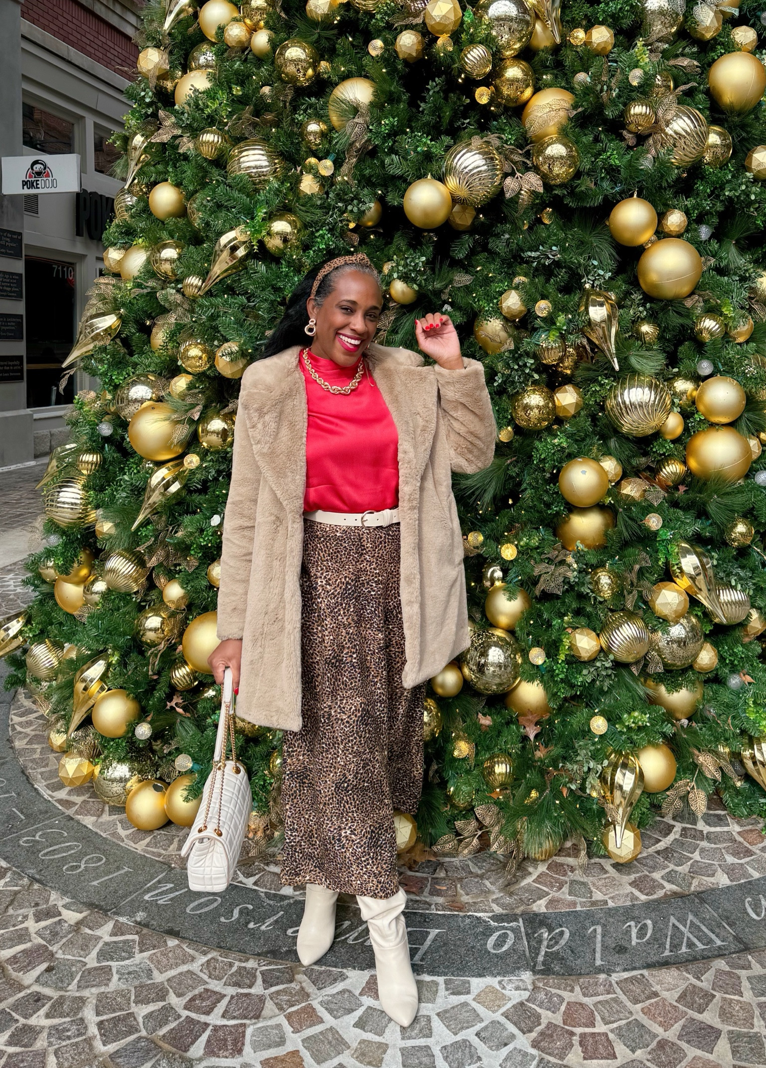 Steal my holiday look below…
Bag is the cutest and is currently on sale with over 50% off! Shoes are old but was able to find a few. Coat is from Zara. 

#LTKstyletip #LTKHoliday #LTKsalealert