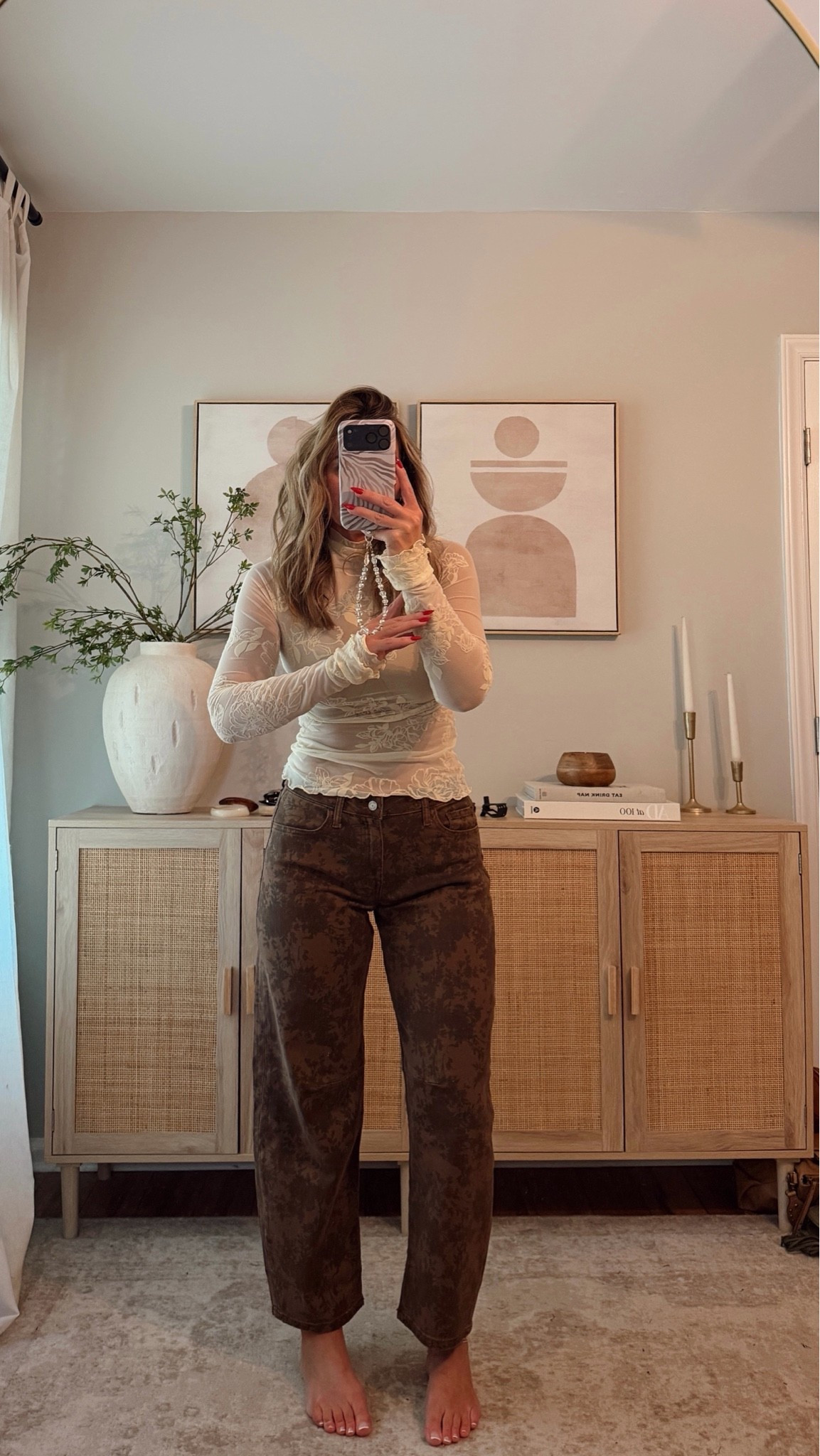 love these muted floral plants and mesh top! i’m in a size S top, size 27 jeans. buckle, fall outfit @buckle