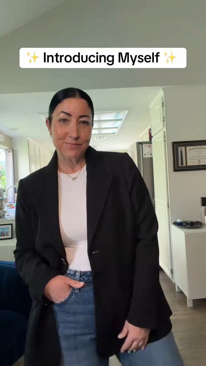 Hi, I’m Charlotte ✨ Emmy-nominated stylist sharing the pieces that actually work in real life.

Think effortless outfits, flattering fits, and elevated everyday style you’ll wear on repeat. From try-ons to styling hacks, everything is curated with intention.

Tap to shop my current favorites and follow along for more outfit ideas 🤍 

 #LTKootd #LTKMidsize #LTKPlusSize