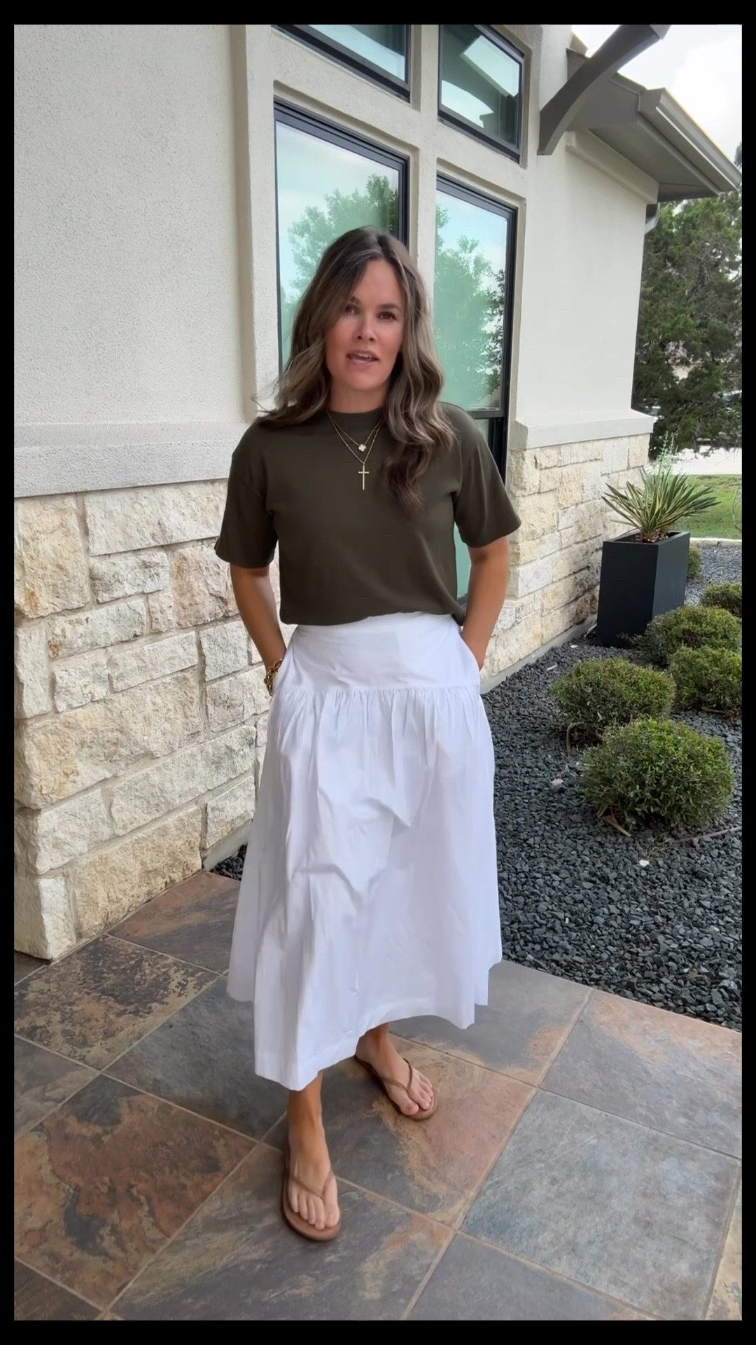 A skirt with pockets… say less. This skirt has a gorgeous drop waist, pockets, and is so easy to style!

#LTKgrwm #LTKmomlife #LTKootd