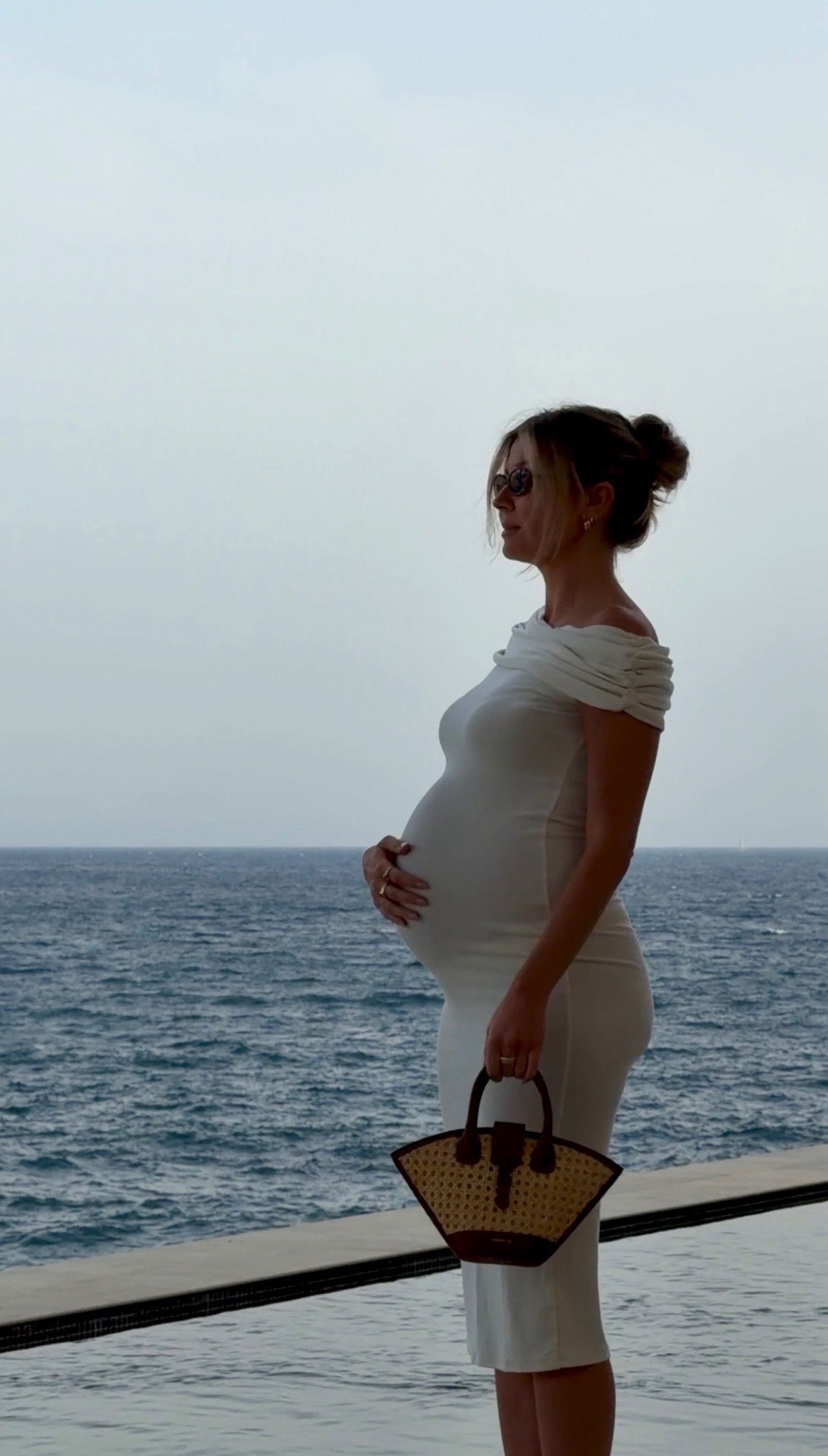 Date night outfit pregnancy 