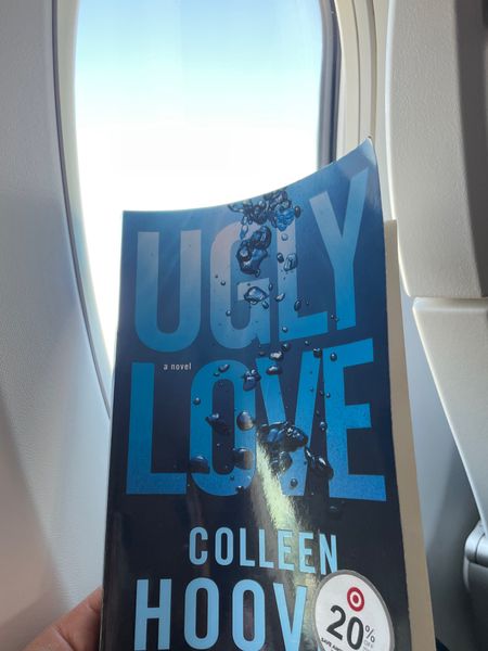 10/10 recommend this book😭 it was sooo good!  Tate & Miles over Ryle & Lily any day🤷🏽‍♀️
#CoHoReview #ColleenHoover #UglyLove #BookReview #BookFinds