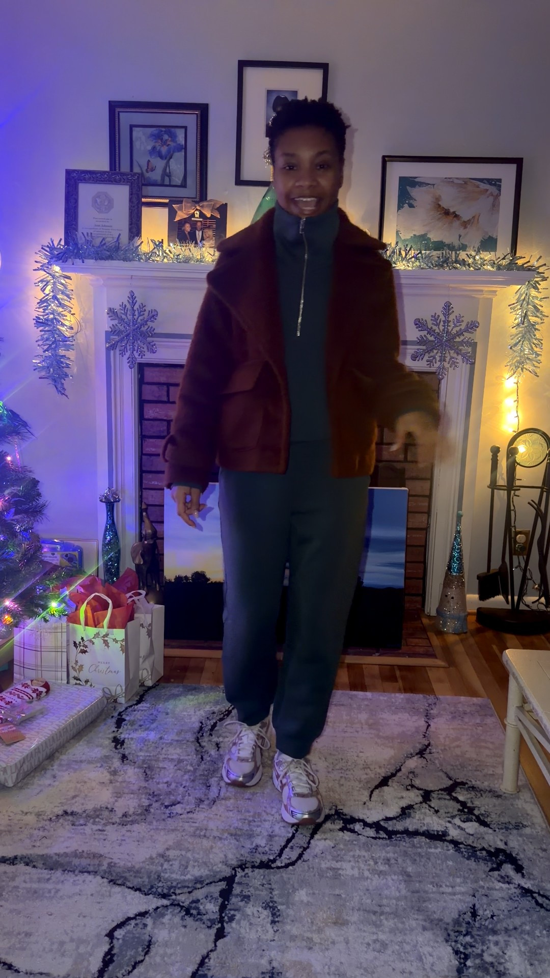 Running errands in style! I loveee this sweat suit. I don’t want to take it off! I’m wearing a medium in everything for an oversized looked. #cozytraveloutfit

#LTKPetite #LTKdayinmylife #LTKootd