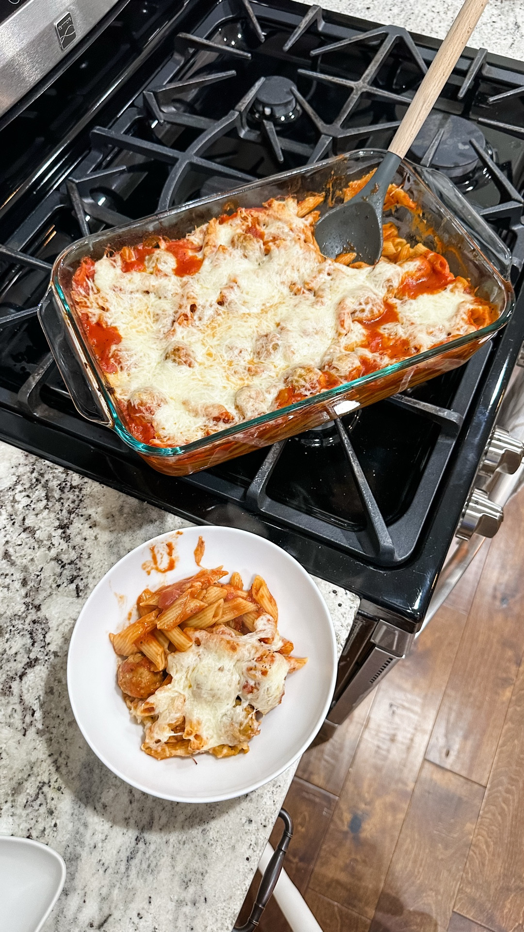 🍝 DUMP & BAKE MEATBALL CASSEROLE 🍝
This dinner is perfect for busy nights! No need to cook the pasta ahead of time—just dump it all in and bake. Here’s how to make it:

 Ingredients:
• 16 oz box of uncooked rotini
• 3 cups water
• 1 jar pasta sauce (44 oz)
• 14 oz bag of thawed frozen meatballs
• 1 tsp kosher salt
• 2 cups shredded mozzarella

Instructions:
1️⃣ Preheat oven to 425°F. Spray a 9x13 baking dish.
2️⃣ Add uncooked pasta, water, sauce, meatballs, and salt to the dish. Cover with foil.
3️⃣ Bake for 35 minutes, stirring halfway through.
4️⃣ Remove foil, top with cheese, and bake 5-8 minutes until melted.

This is so easy and delicious—your family will love it! Save this recipe for later and let me know if you give it a try!

#DumpAndBake #MeatballCasserole #EasyDinner #WeeknightMeals #FamilyDinner #OnePanMeals #CasseroleRecipe #BusyMomHacks #QuickRecipes #PastaBake #HomeCooking