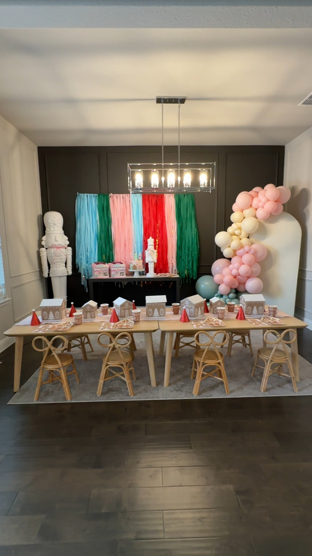 Kids christmas party decor! More details on my IG

Kids christmas gift, party ideas, party decor, balloon garland, kids table, backdrop, christmas decor

#LTKParties #LTKHoliday #LTKHome