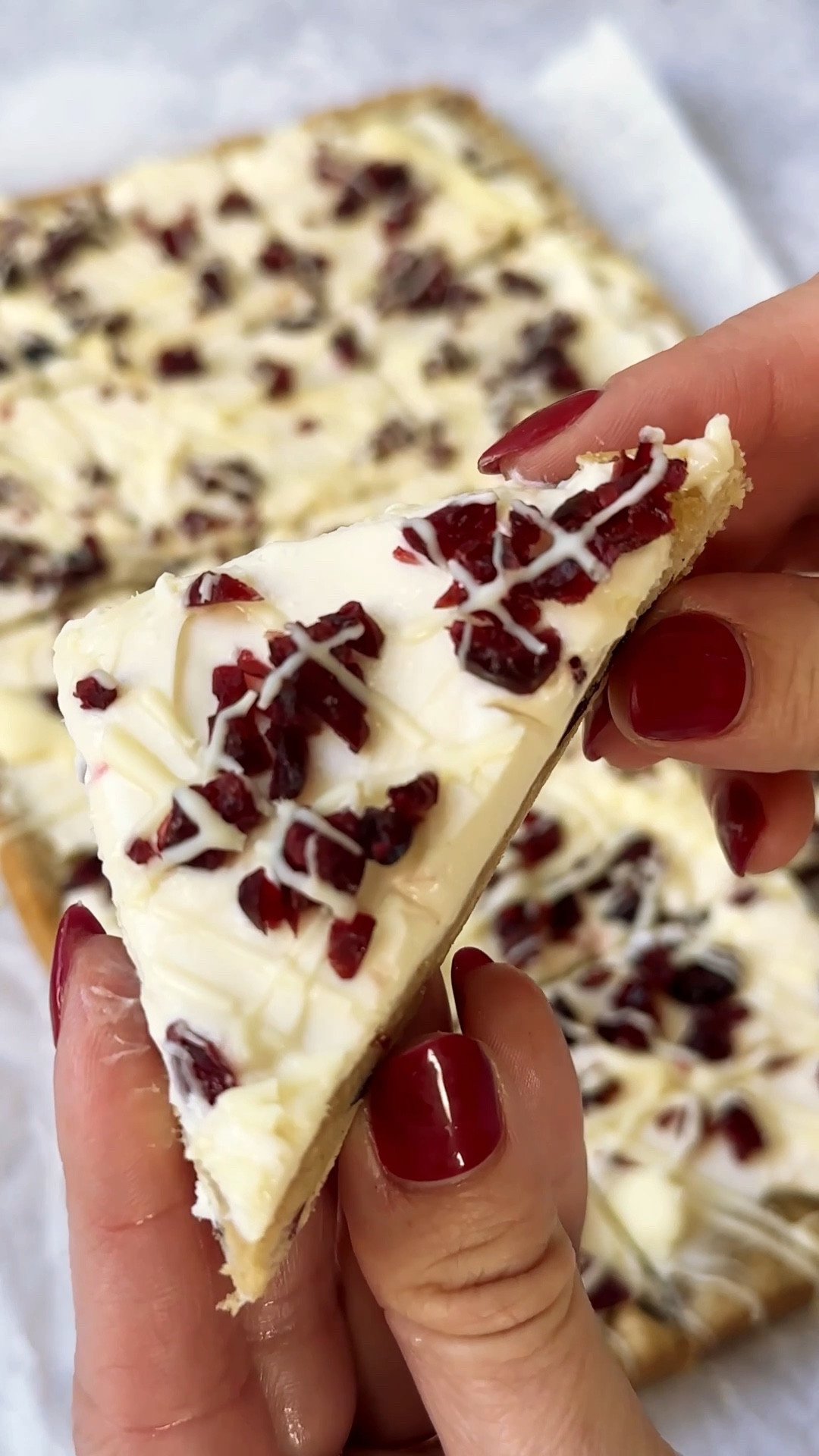 🍒✨ Cranberry Bliss Bars (Starbucks Copycat Lightened Up!)


Soft, chewy, and topped with a creamy white-chocolate frosting… the perfect holiday treat without the extra heaviness.

✅ Lightened-up Starbucks inspired ✅ Festive for holidays ✅ Cheaper than buying it

Follow @skinnytaste for lighter treats that never sacrifice taste 💛
https://www.skinnytaste.com/skinny-cranberry-bliss-bars/