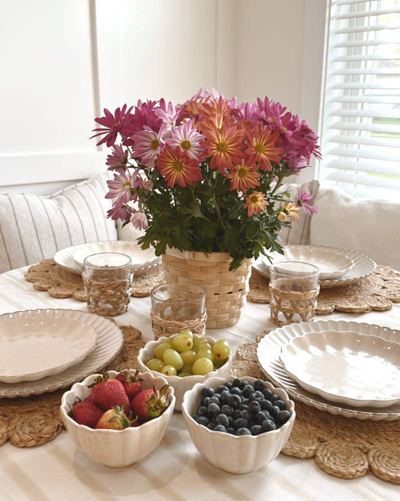 A cute table setting 💐

#LTKHome #LTKParties #LTKSeasonal