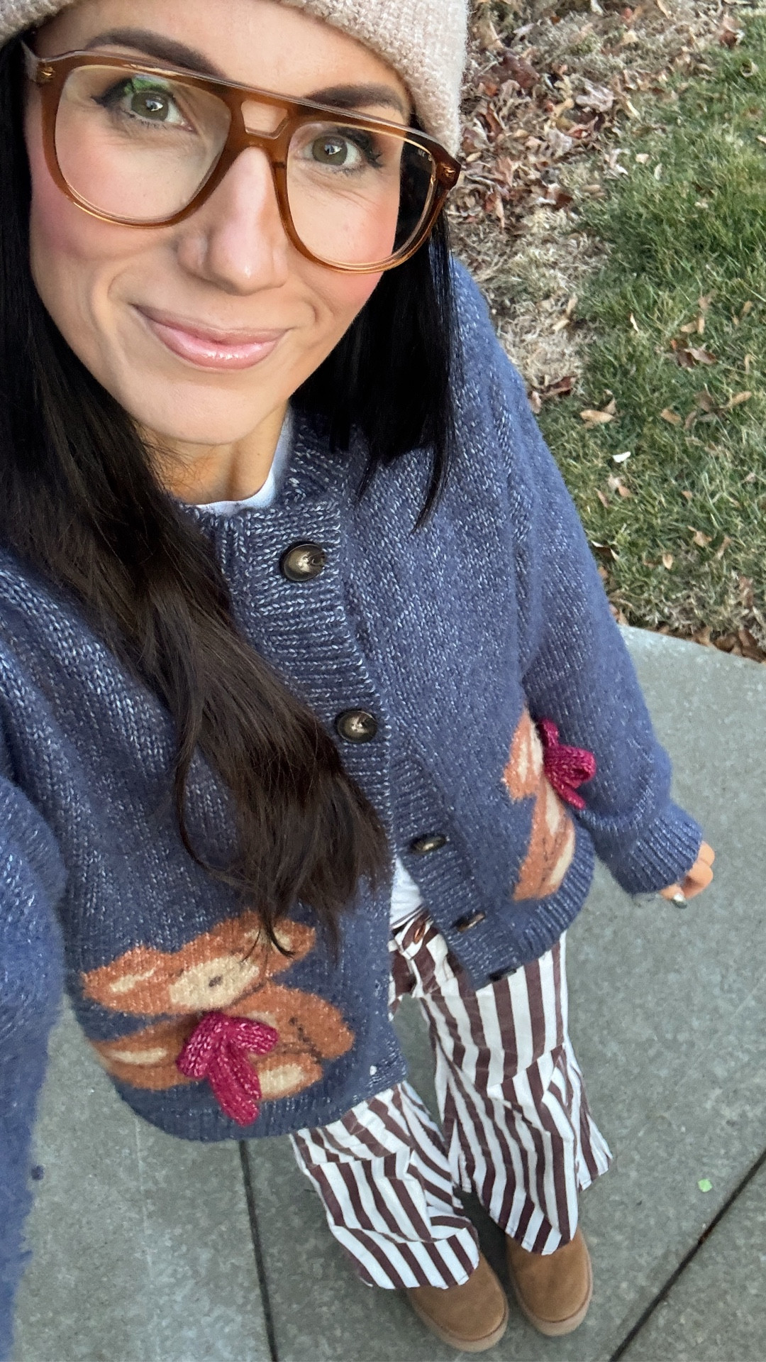 Merry Christmas Eve! Top from the cutie @makomahouse, glasses from @bennyseyewear, pants are old @wrangler. I’ll link what I can in LTK.