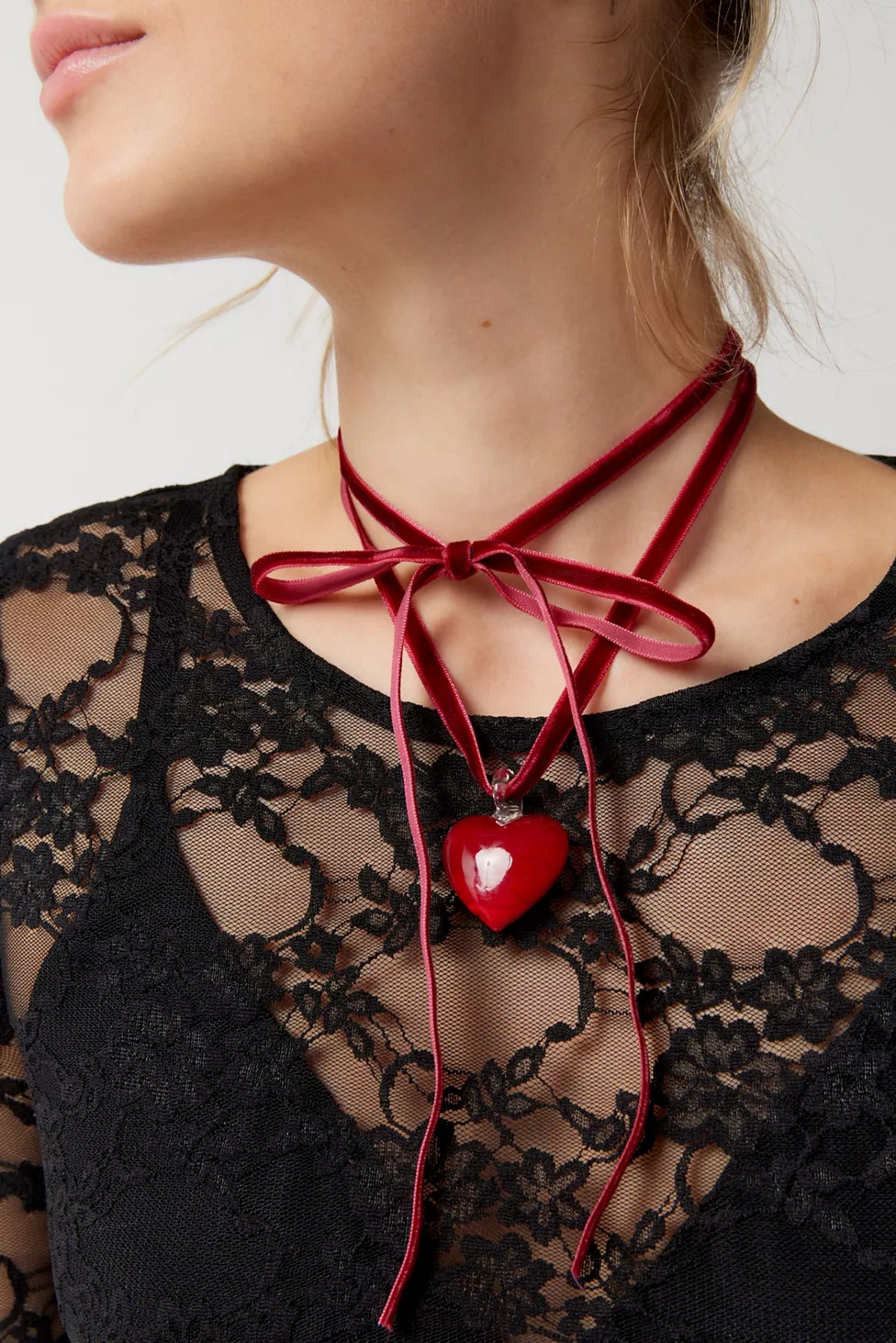 Glass Icon Velvet Choker Necklace | Urban Outfitters (US and RoW)