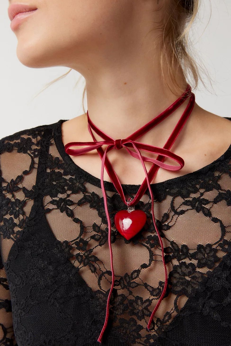 Glass Icon Velvet Choker Necklace | Urban Outfitters (US and RoW)