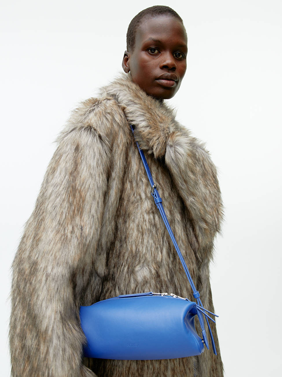 Boxy Crossbody Leather Bag | ARKET (US&UK)