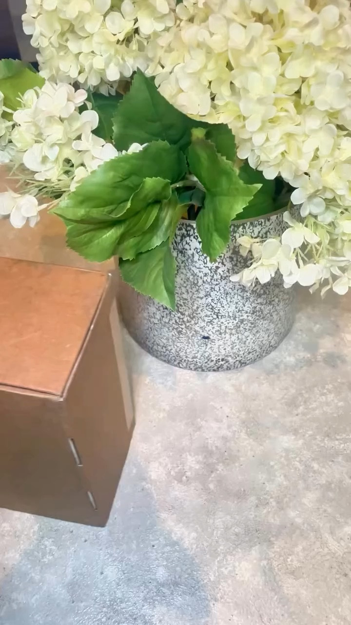 New Chanel purse every time she throw a fit @vivrelle 

Who said luxury had to be a one-time moment? With Vivrelle, I’m switching up my designer bags whenever I want—and this month it’s giving Chanel 😌🖤

The best part? No full commitment, just a flat monthly fee and endless options. Very that girl energy.

Use my code “HOLLIECOOPER” for your first month FREE and start building your dream closet today 💅🏽