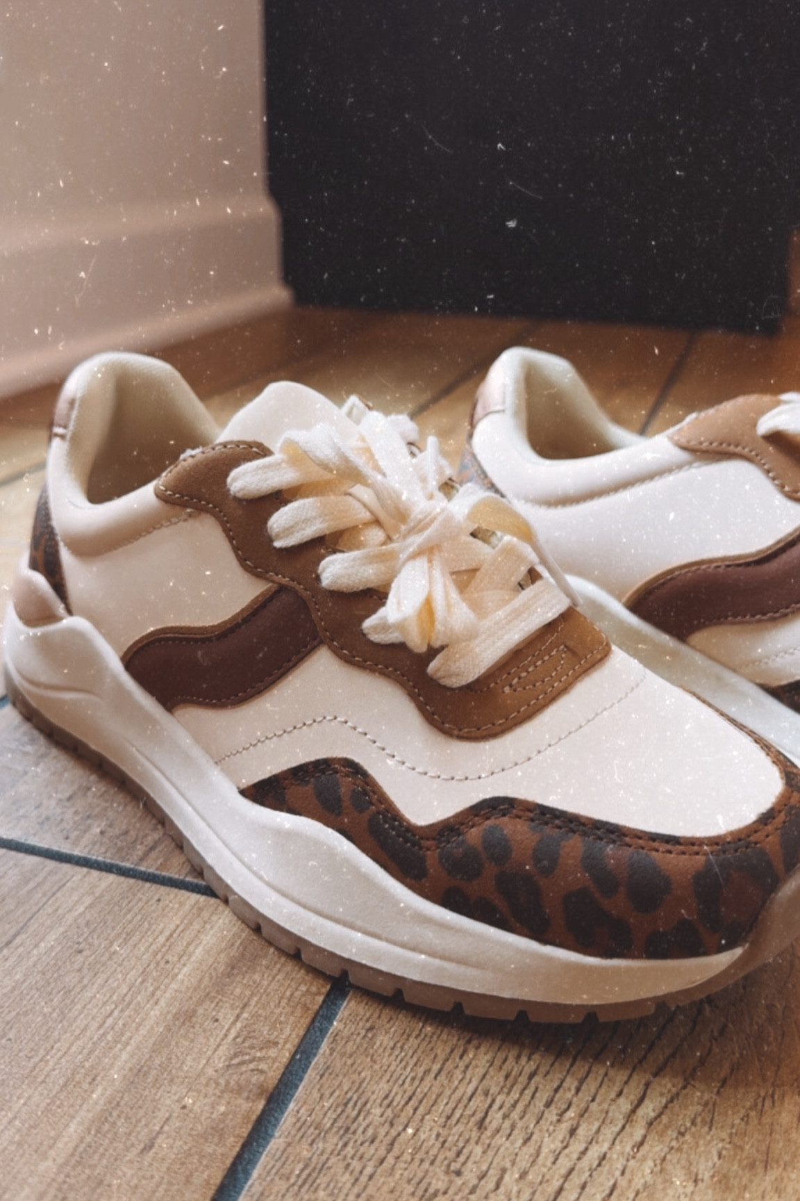 Walmart tennis shoes 

#LTKShoeCrush