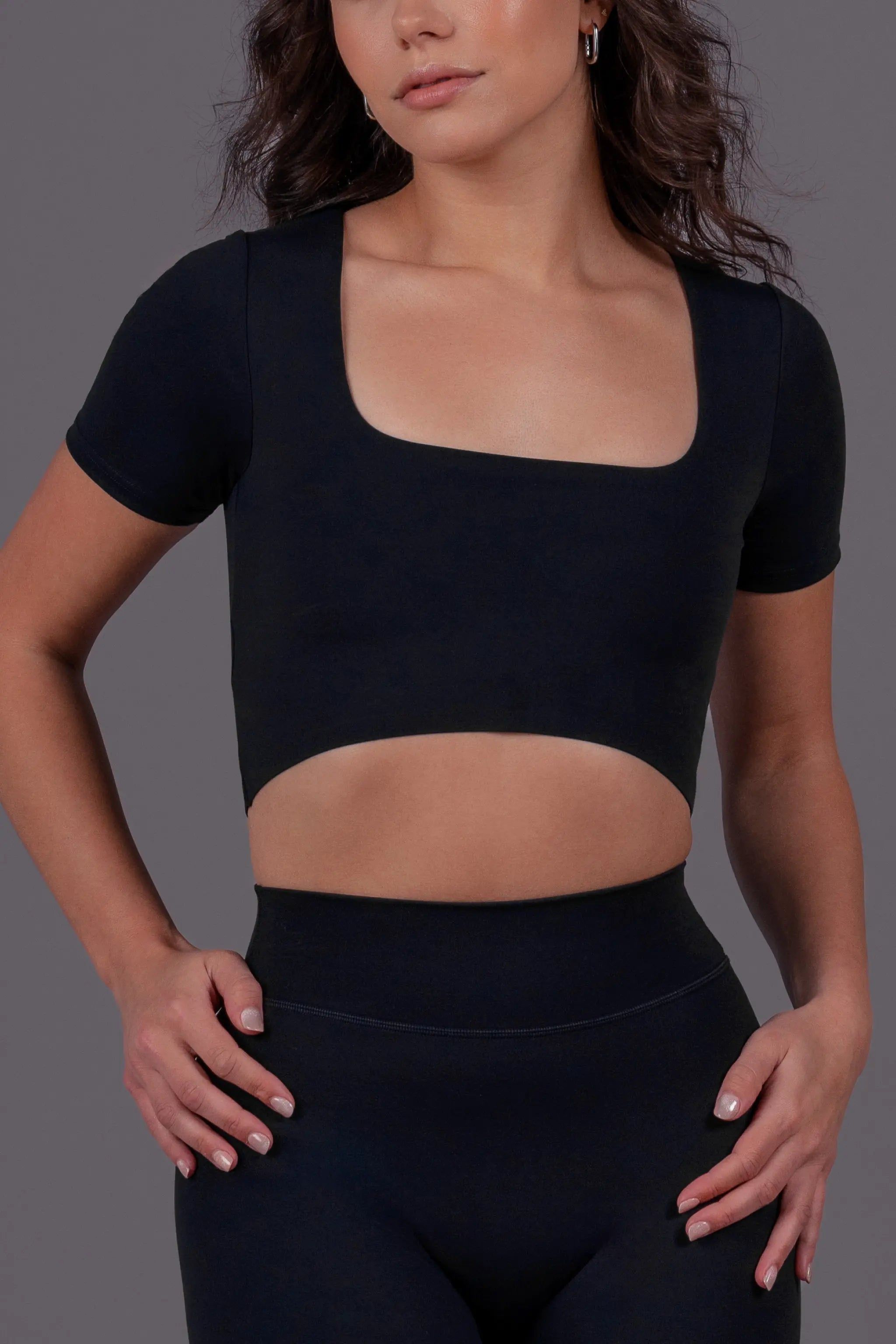 SQUARE NECK CROP TEE | RAYN