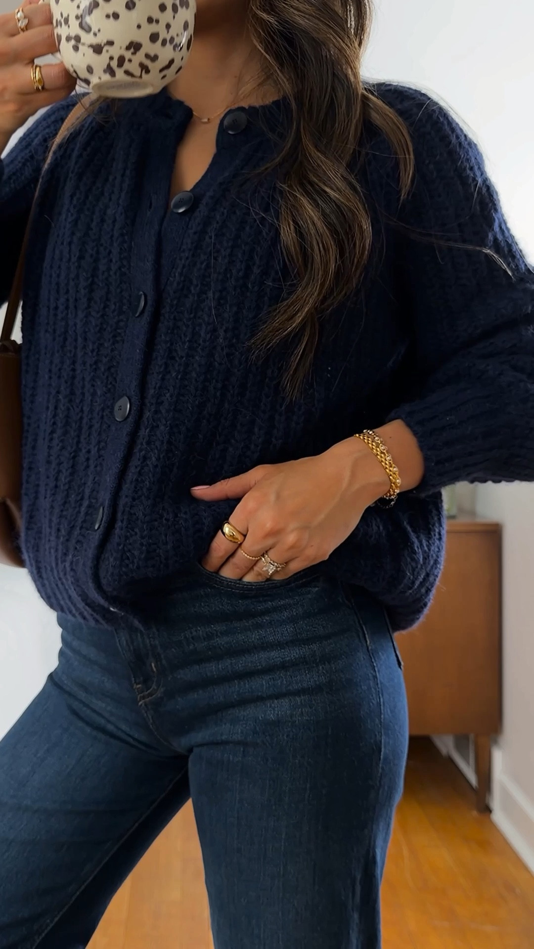 Easy #ootd with some of my favorite handcrafted, timeless and affordable jewels✨ 

code: JENNIFERCM to save $$!

Jewel details:
Emery necklace
Strap bracelet + Eternity pearl bracelet
Diamond stack ring + Bold dome ring + Pearl diamond ring + Duo form ring set


#LTKmomlife #LTKootd #LTKgrwm