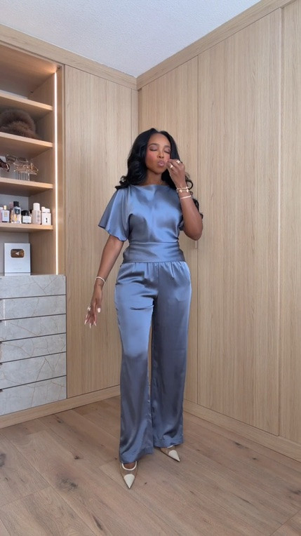 Fall date night outfit✨ Everything from this look is linked below. 👇🏽

Wearing: Size Small | 5’4” | 140 lbs | 34D-27-40

📲   Download the FREE LTK app & follow me (@kirasfashionfinds) to shop all my daily finds.  #LTKootd #LTKPetite #LTKU
